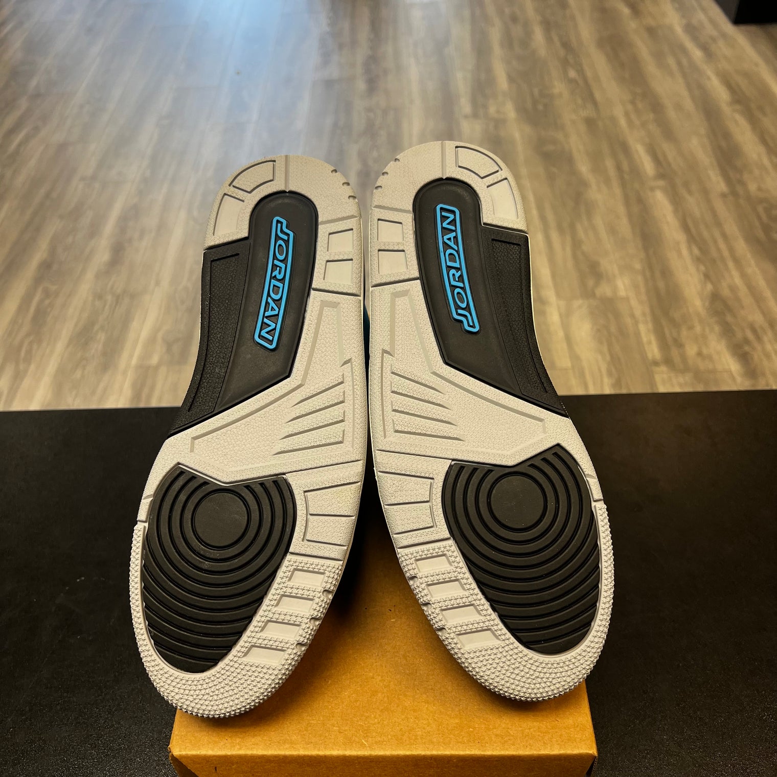 Powder Blue Jordan 3 (Like New, no box)