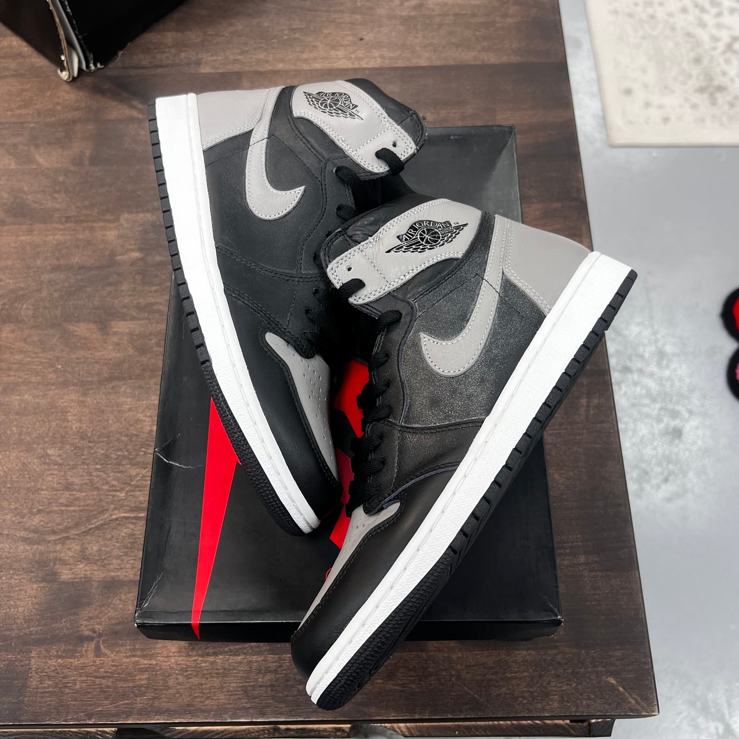 Shadow Jordan 1 High (2018) (Lightly Worn)