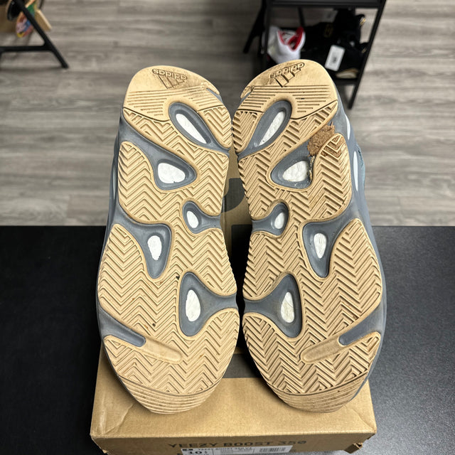 Teal Blue Yeezy 700 (USED, Replacement box)
