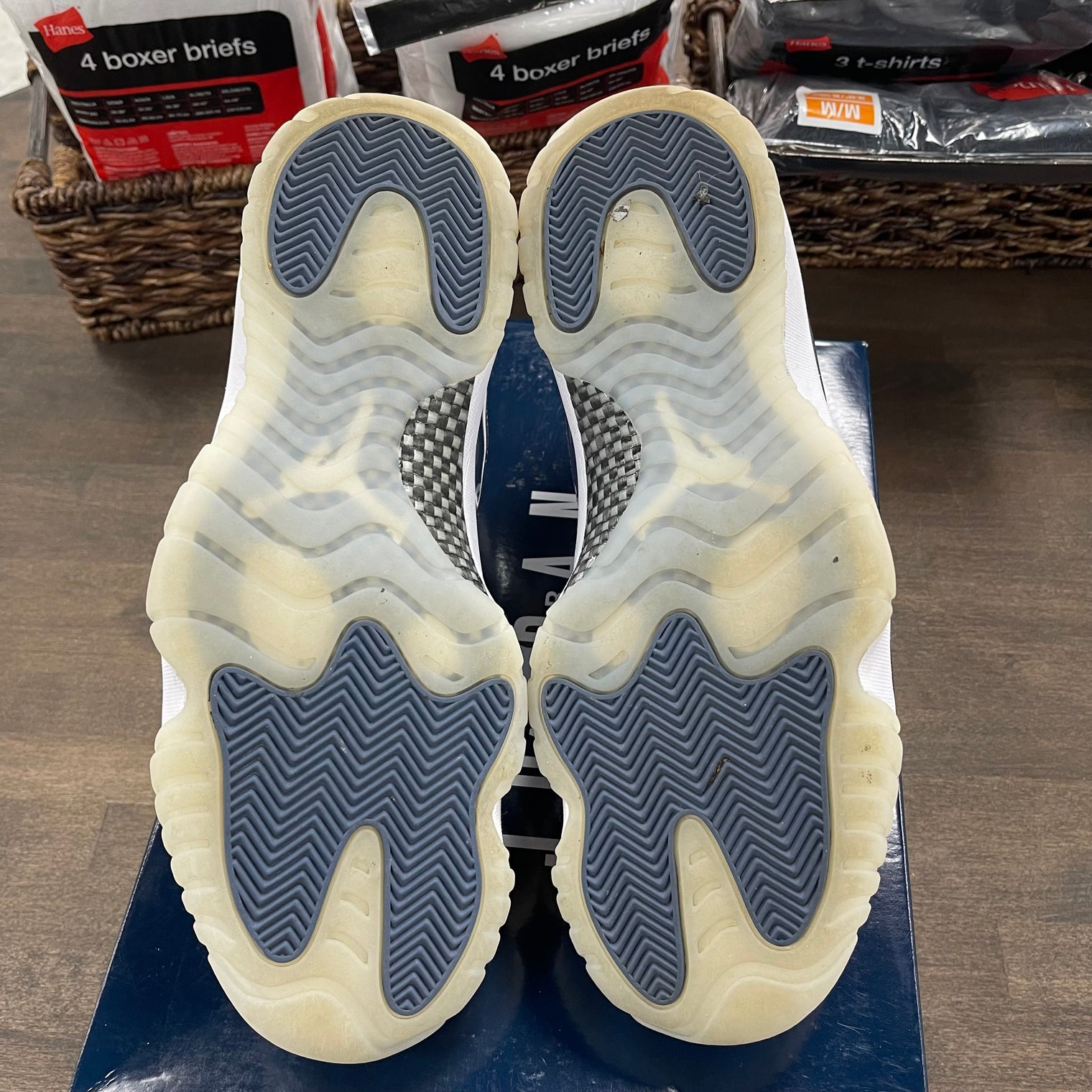 Diffused Blue Jordan 11 Low (USED)