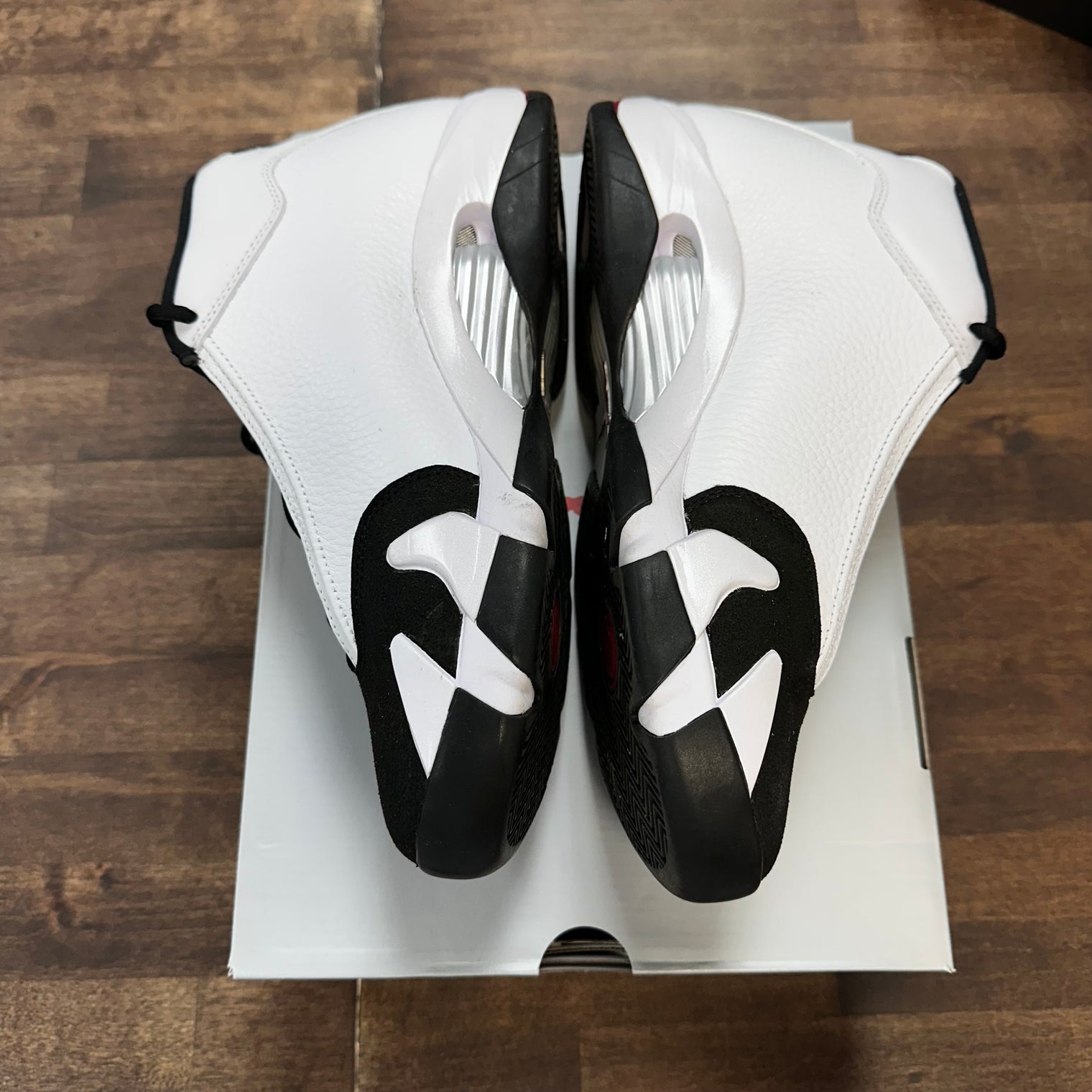 Black Toe Jordan 14 (USED)
