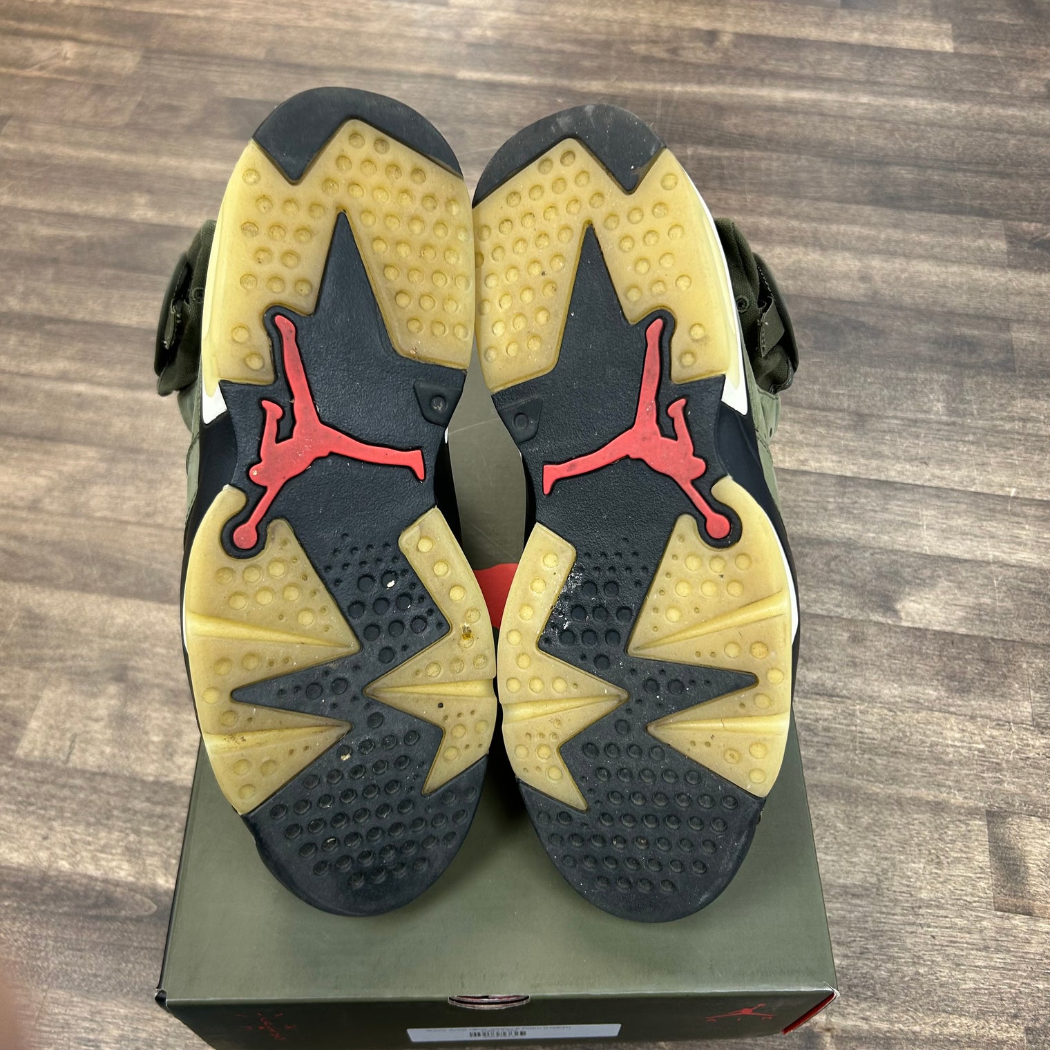 Travis Scott Olive Jordan 6 Retro (USED)