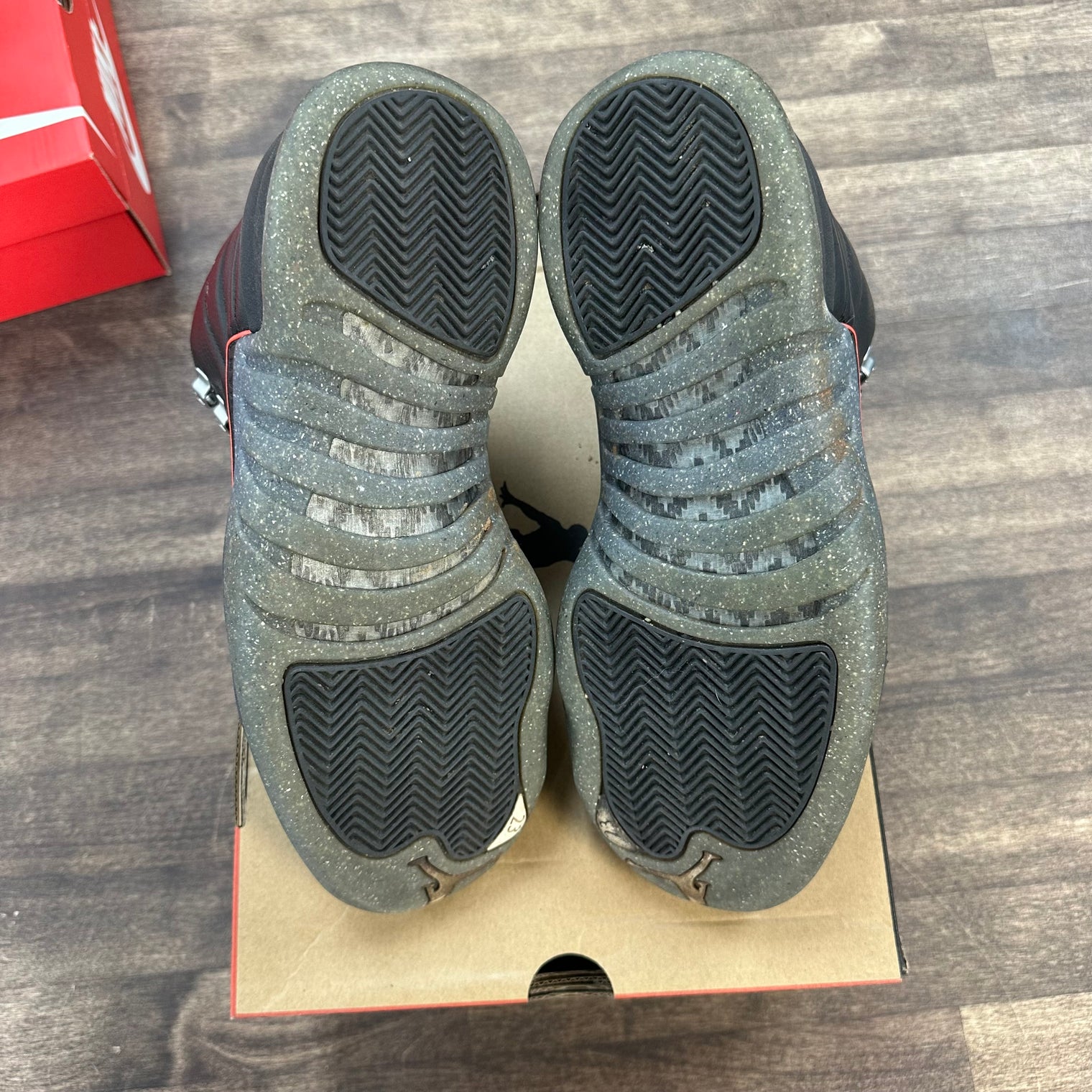Utility Jordan 12 Retro (USED)