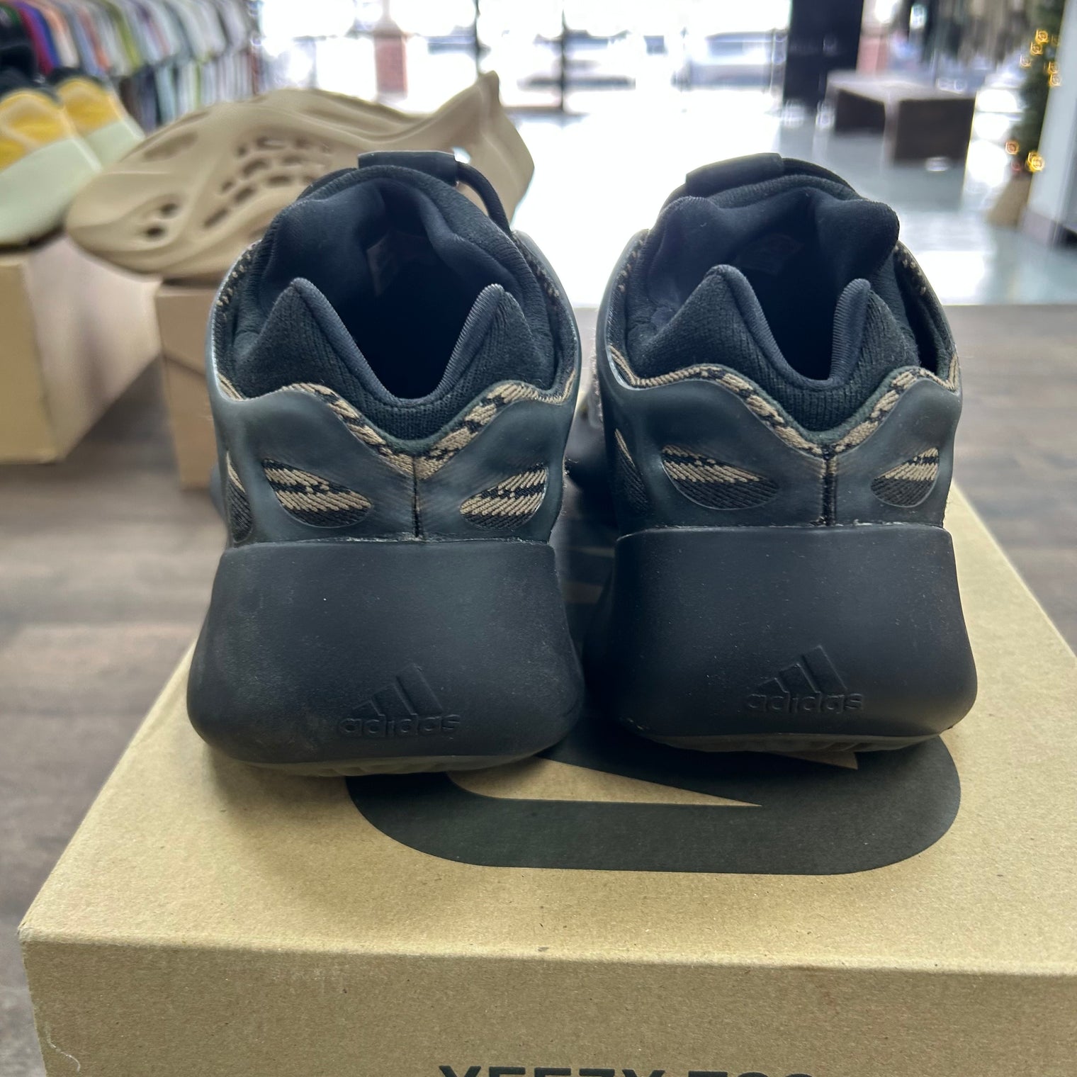 Clay Brown adidas Yeezy 700 V3 (USED)