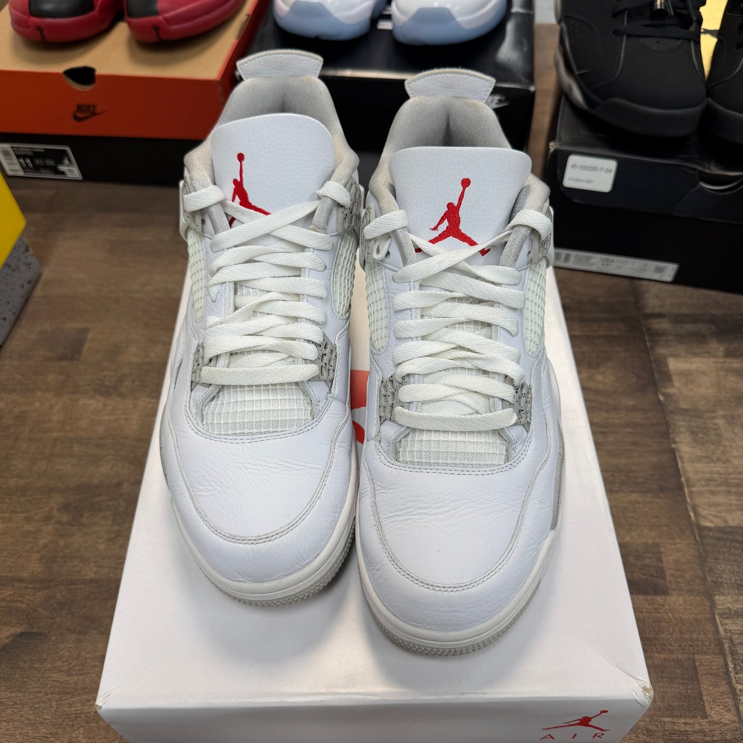 White Oreo Jordan 4 (USED)