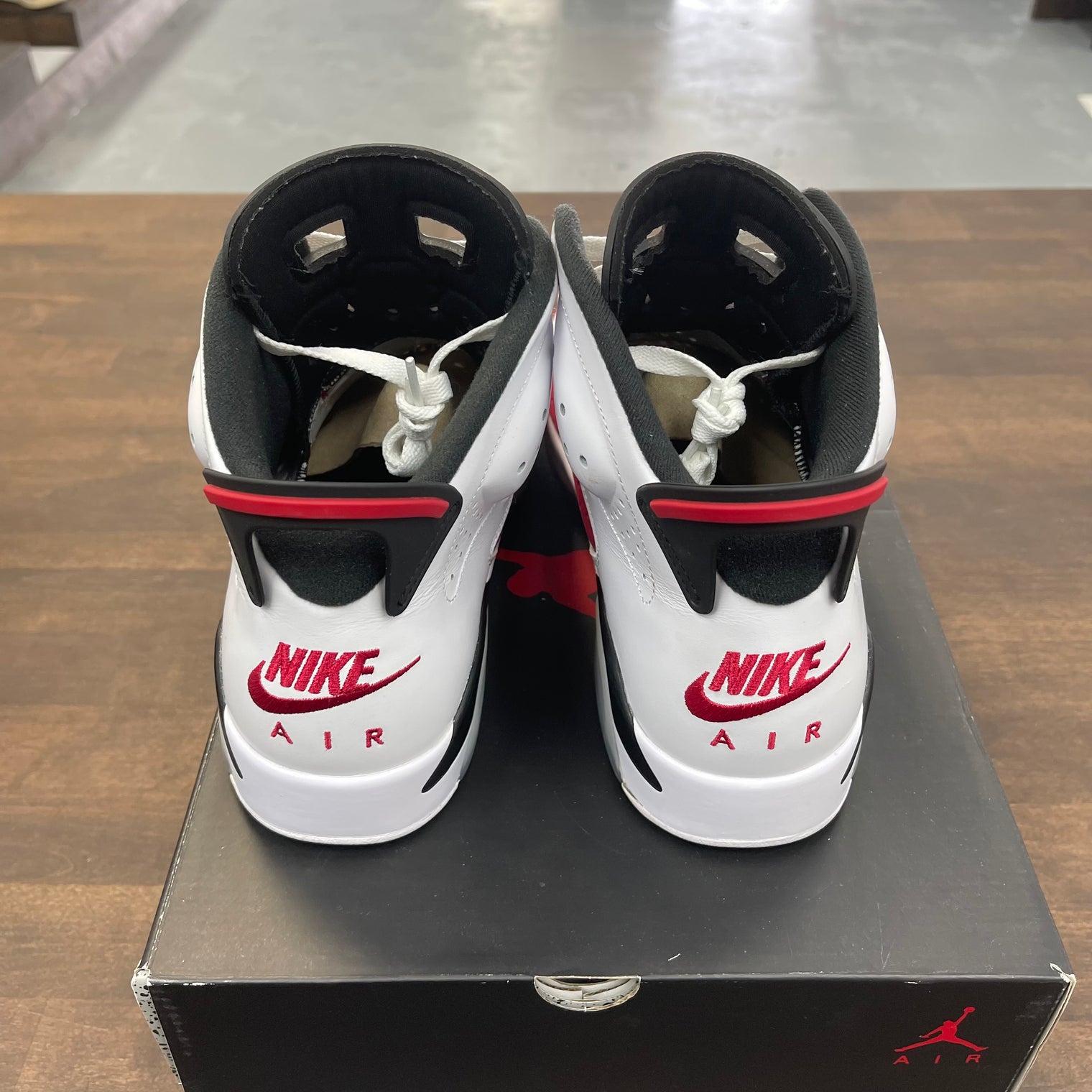Carmine Jordan 6 Retro (2021) (USED)