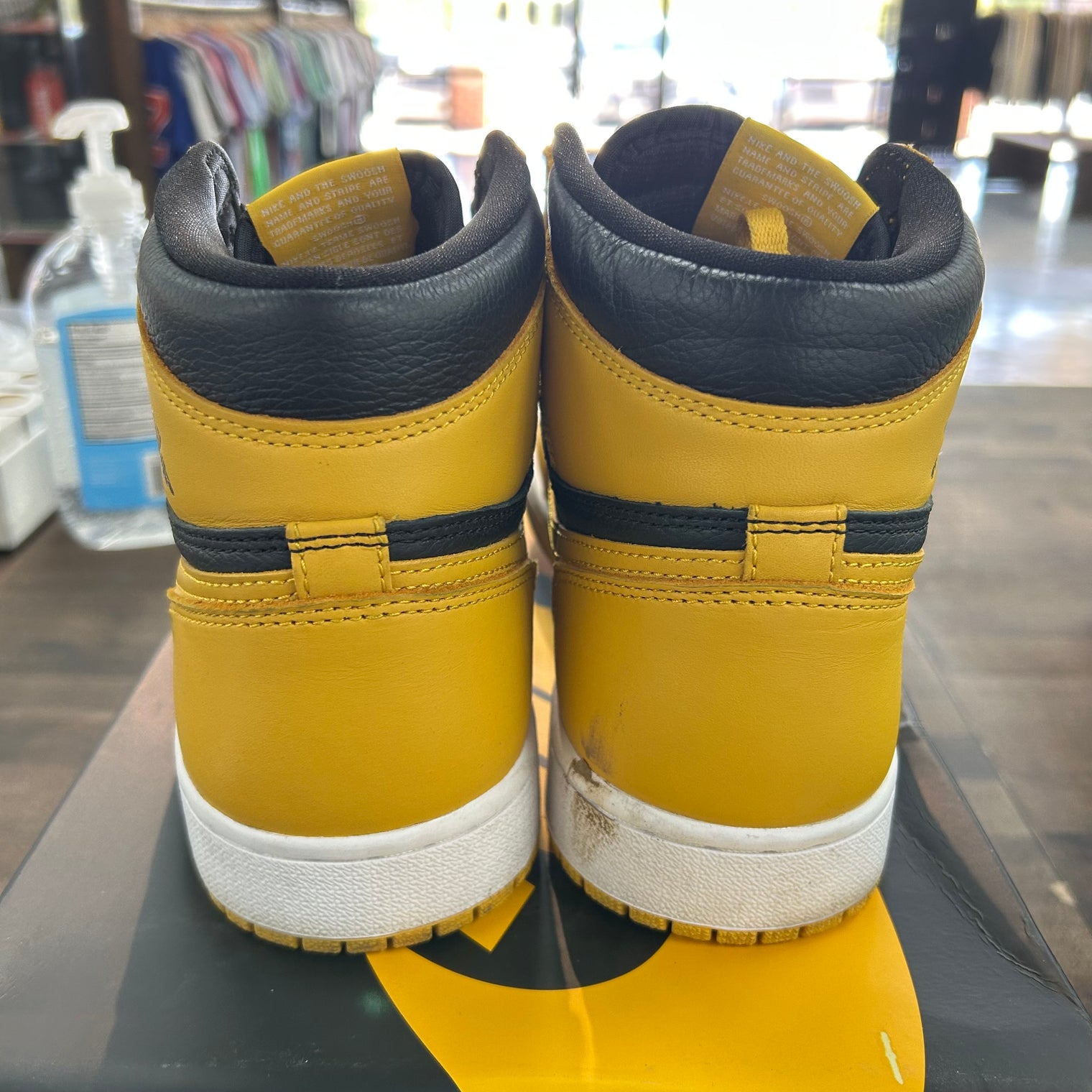 Pollen Jordan 1 High Retro (USED)
