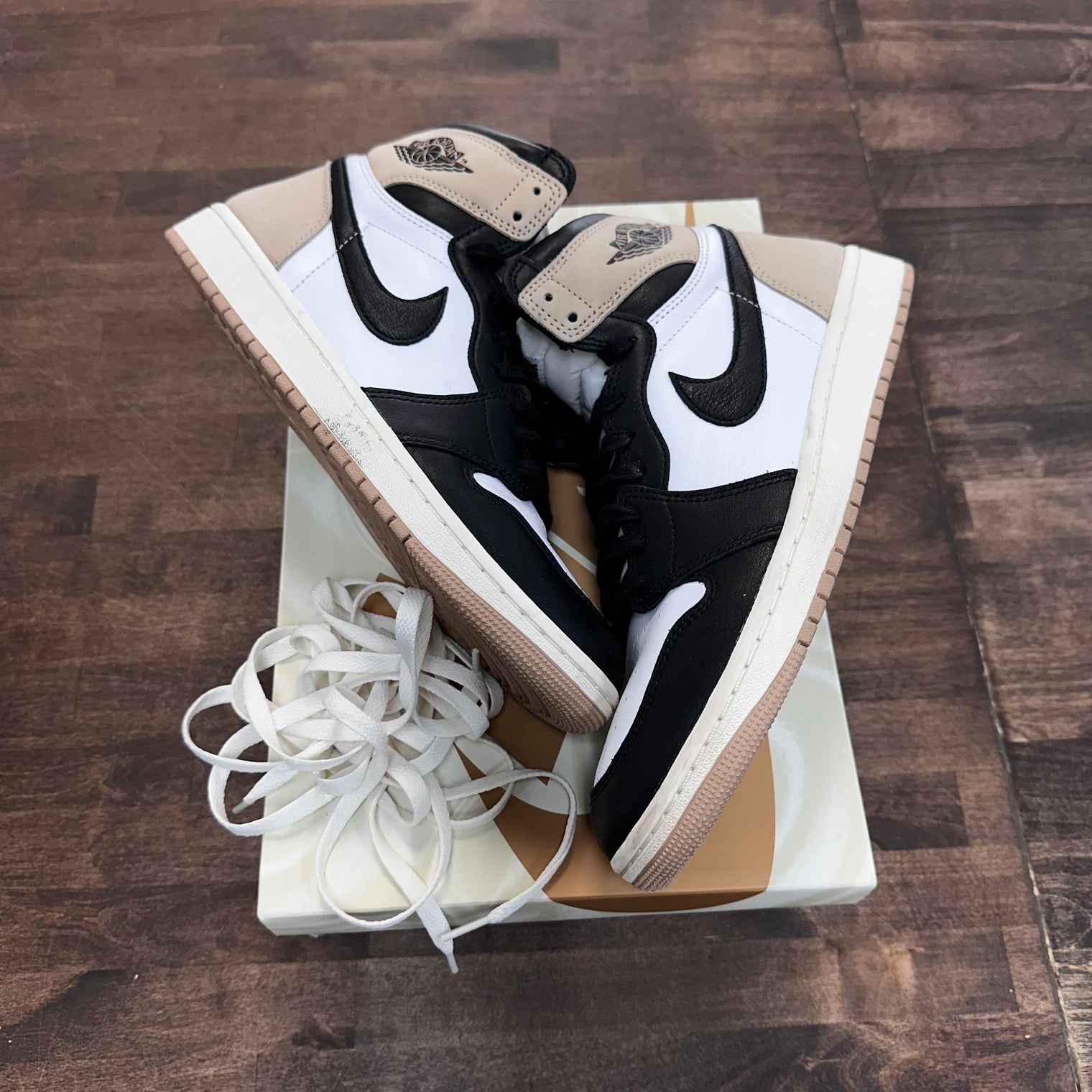 (W) Latte Jordan 1 High (USED)