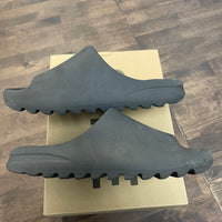Onyx Yeezy Slide (USED)