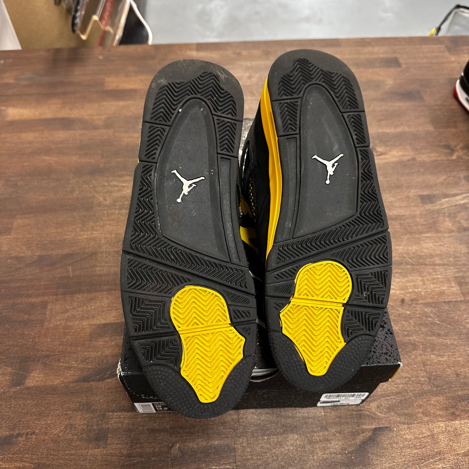 Yellow Thunder Jordan 4 (USED)