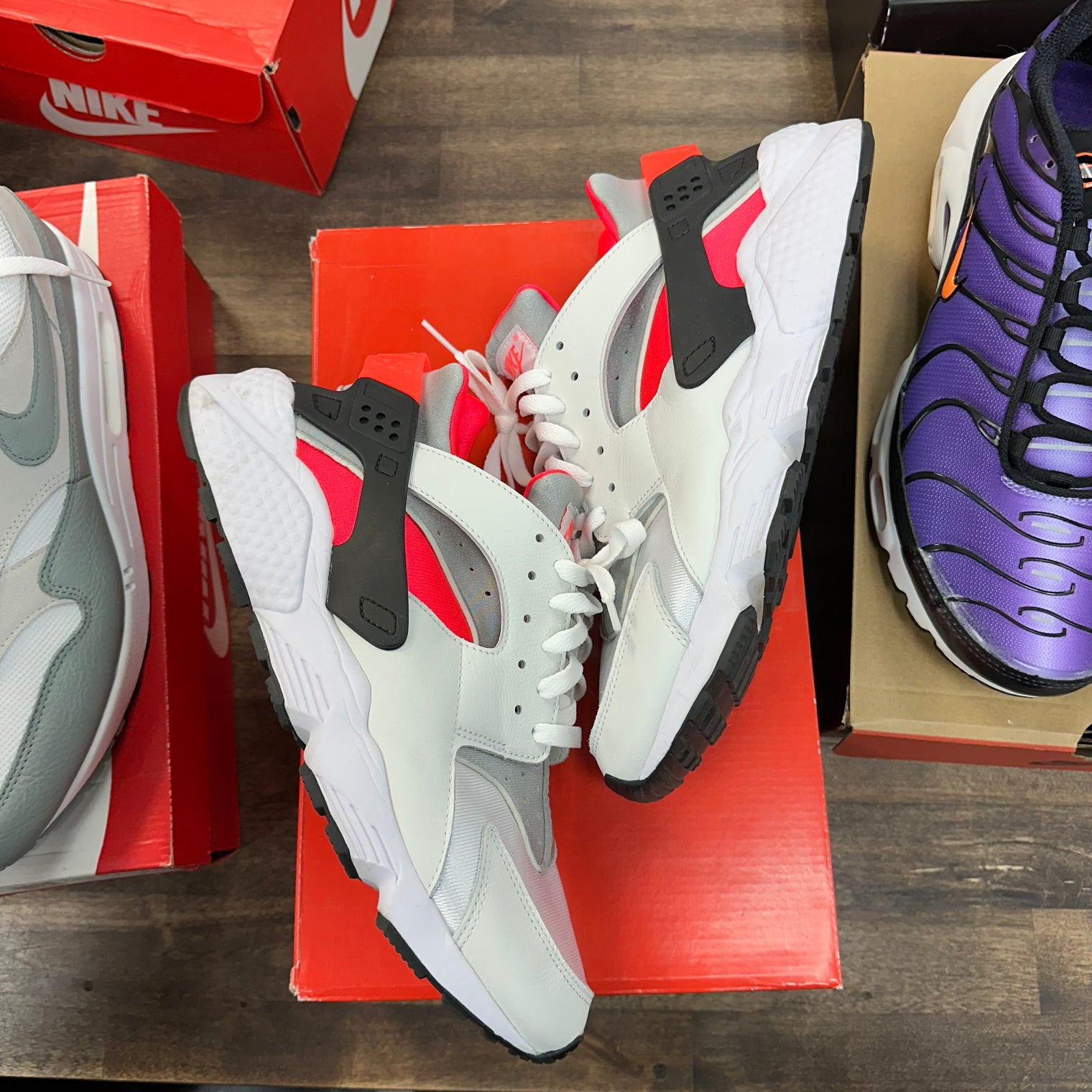 Icons Infrared Nike Air Huarache (USED, Replacement Box)