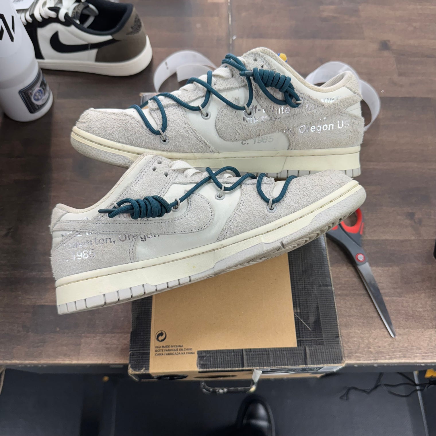 Lot 16 of 50 Of-White Dunk low (USED, No Lid)