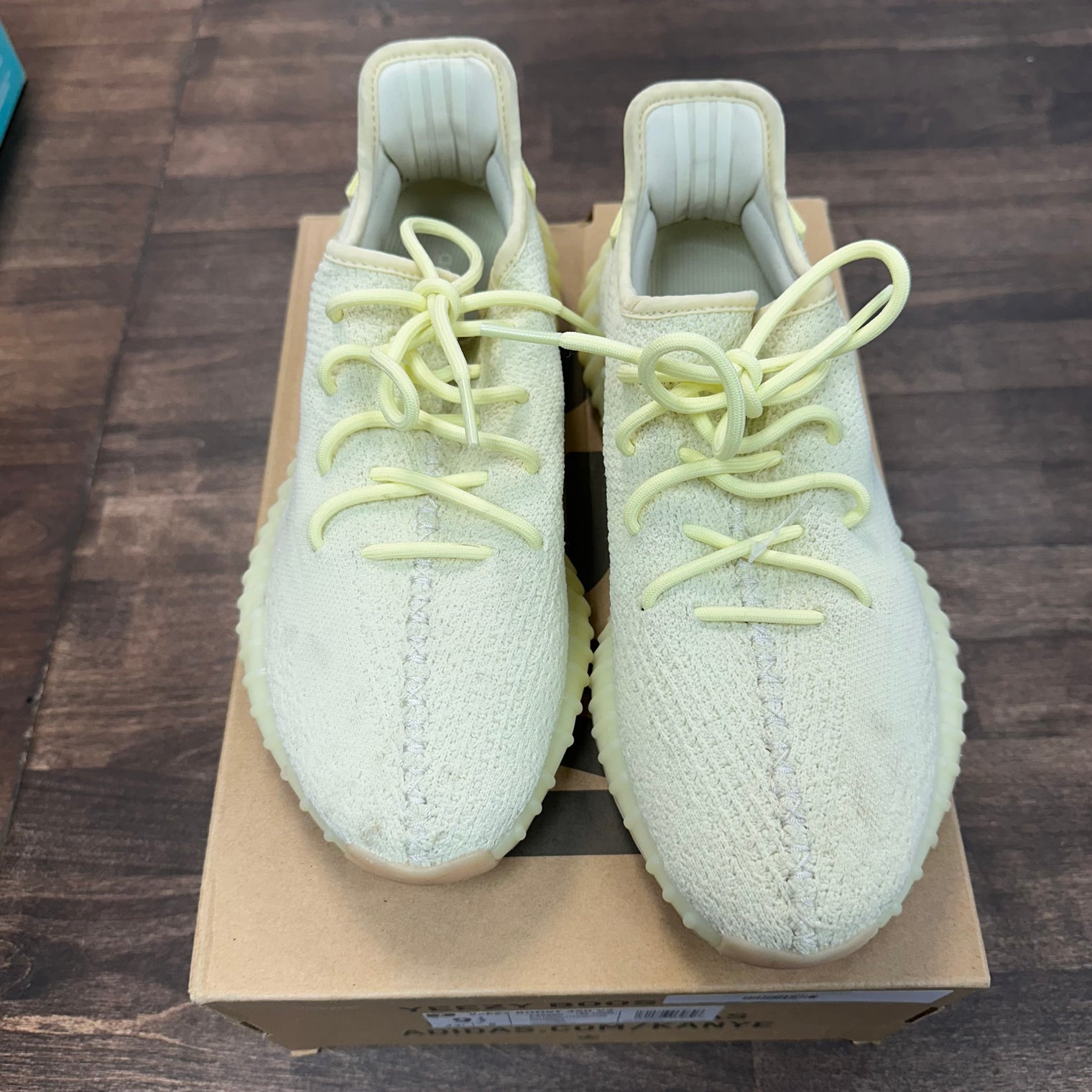 Butter Yeezy 350 (USED)