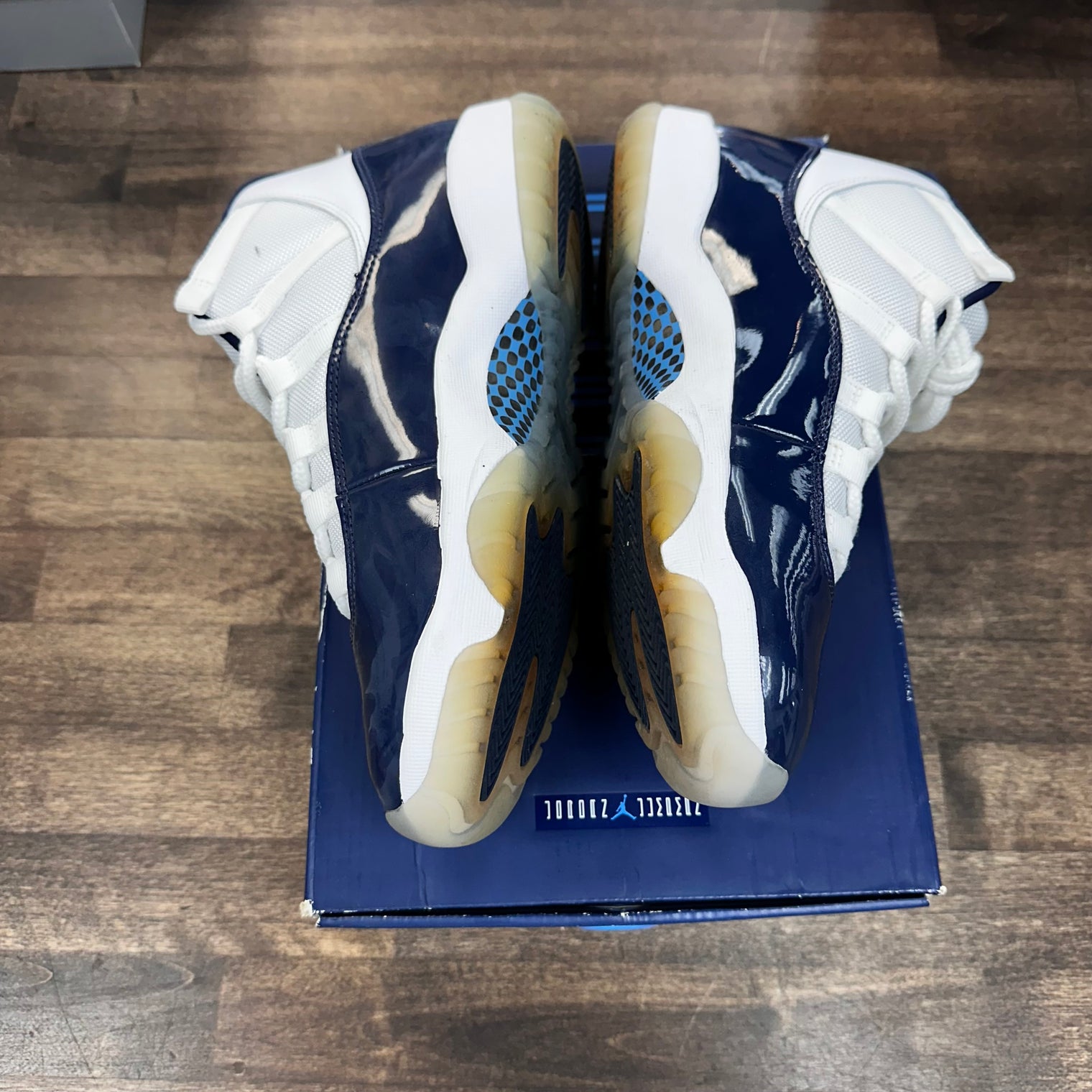 Win like 82 Jordan 11 (USED)