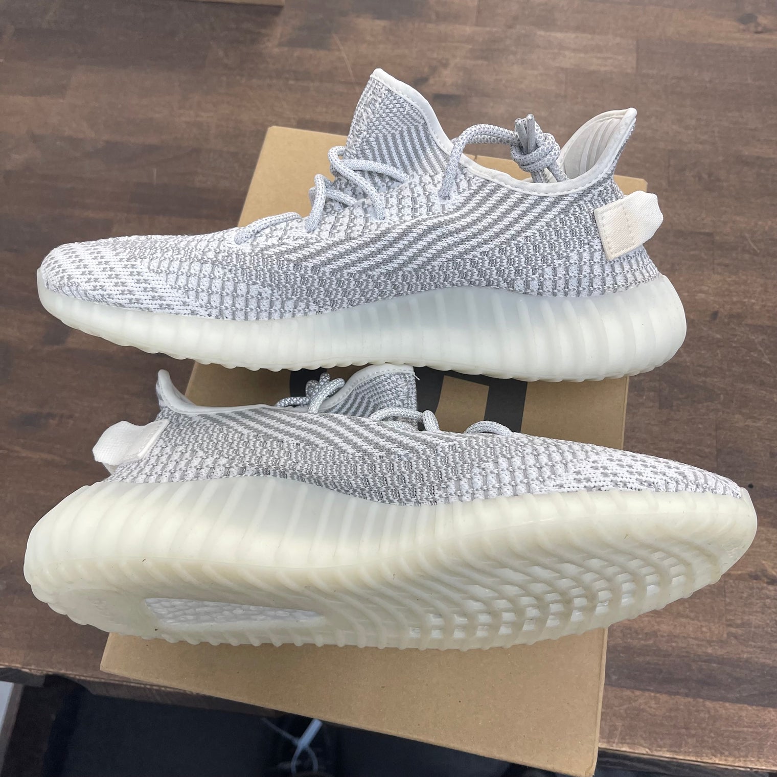 Static Yeezy 350 (USED)