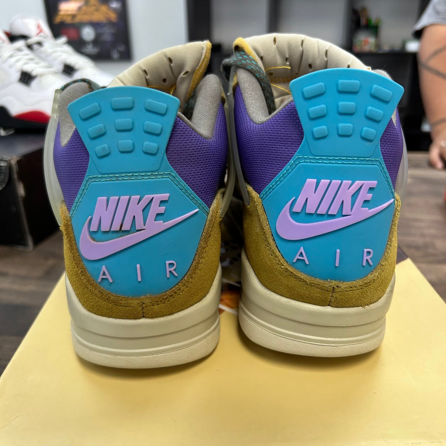 Union Desert Moss Jordan 4 Retro SP (USED)