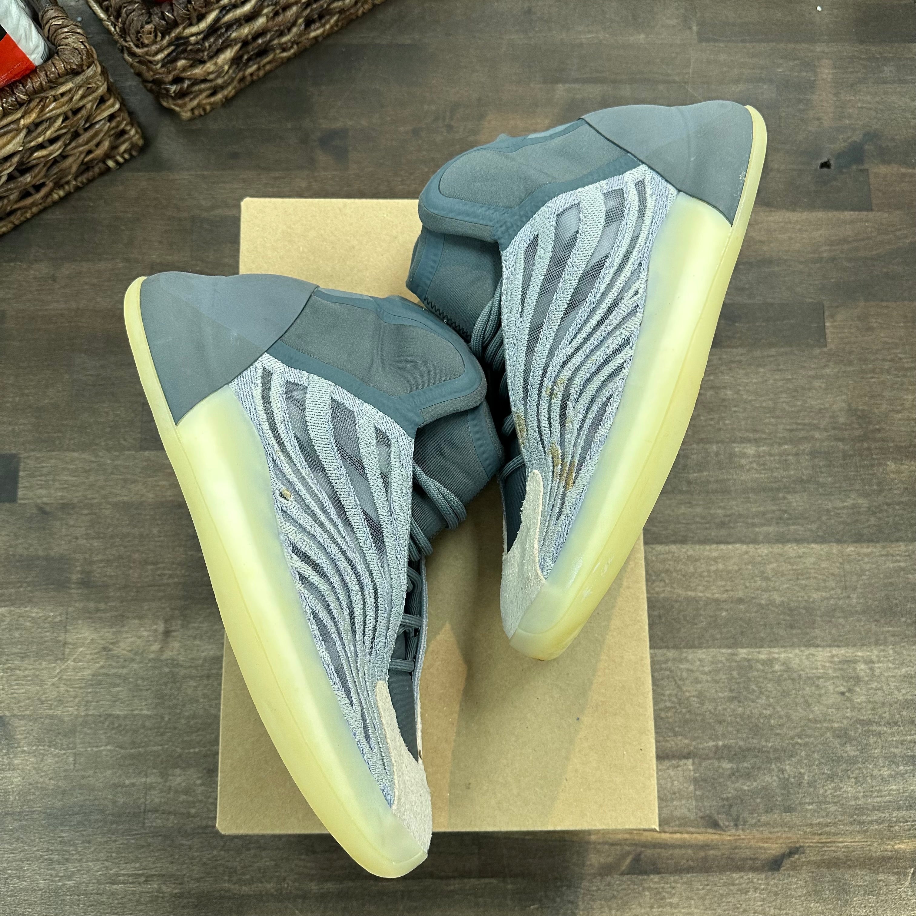 adidas Yeezy QNTM Mono Carbon (US 10) (USED,No Box) Size 10 (Pre-Owned) - Image 1