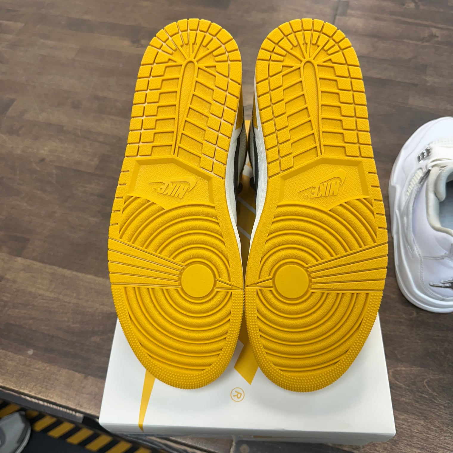 Ochre Jordan 1 High (USED)