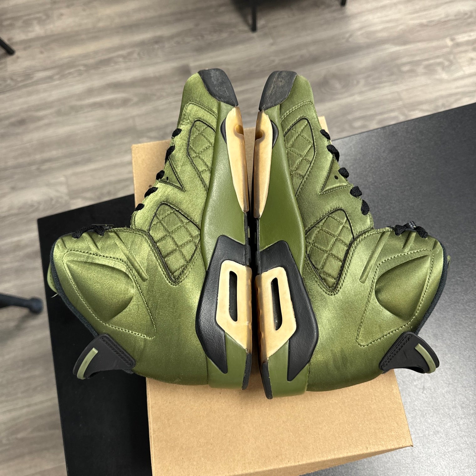 Pinnacle Promo Flight Jacket Jordan 6 (USED, no box)