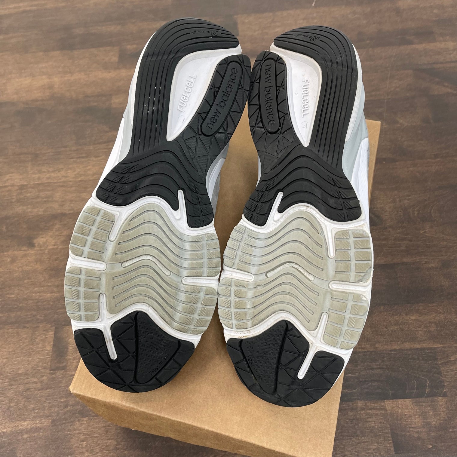 Grey New Balance 990V6 (USED,No Box)
