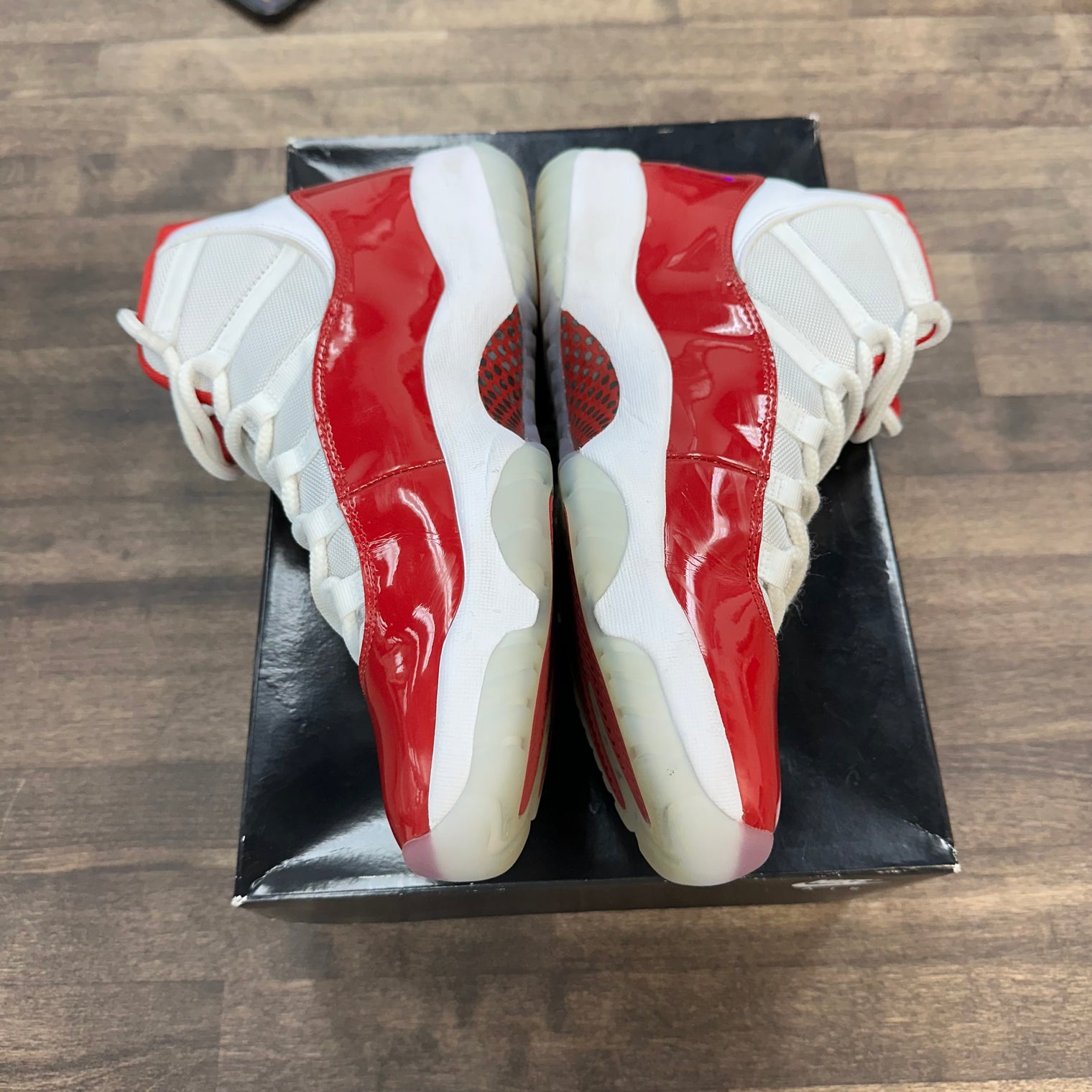Cherry Jordan 11 (USED)