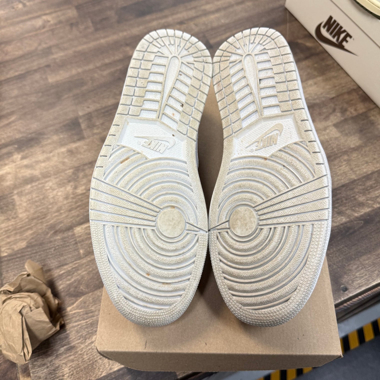 Neutral Grey Jordan 1 Low OG (USED, No Box)