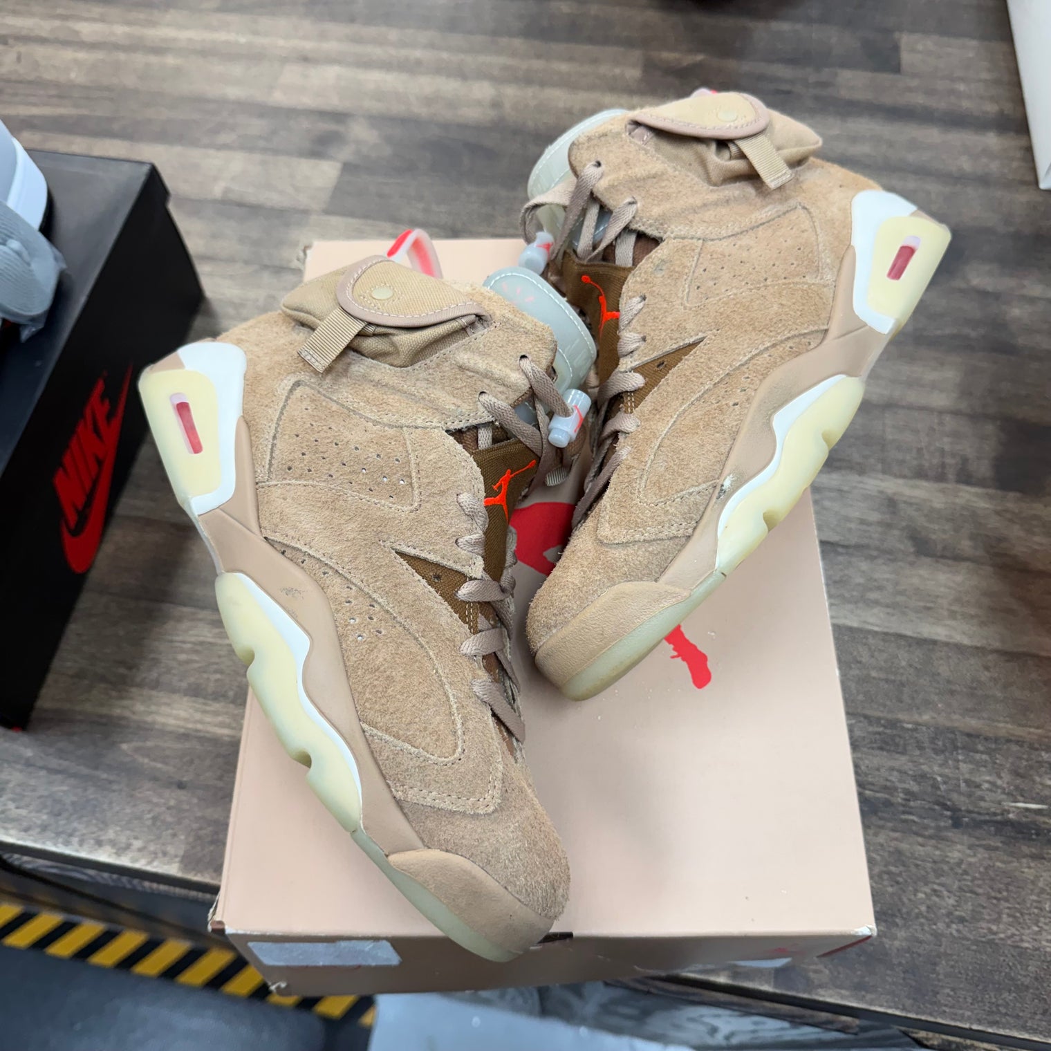 Travis Scott British Khaki Jordan 6 Retro (USED)