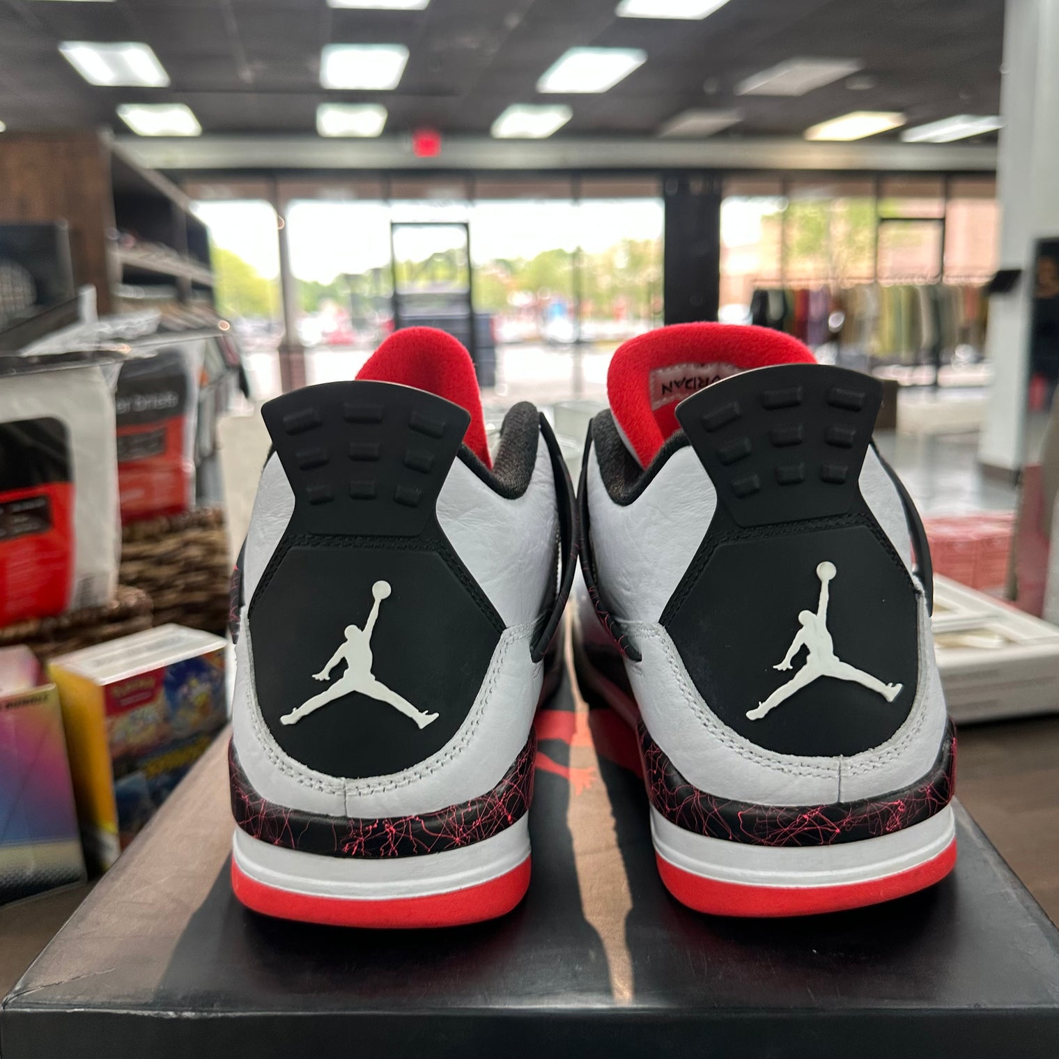 Flight Nostalgia Jordan 4 (USED)