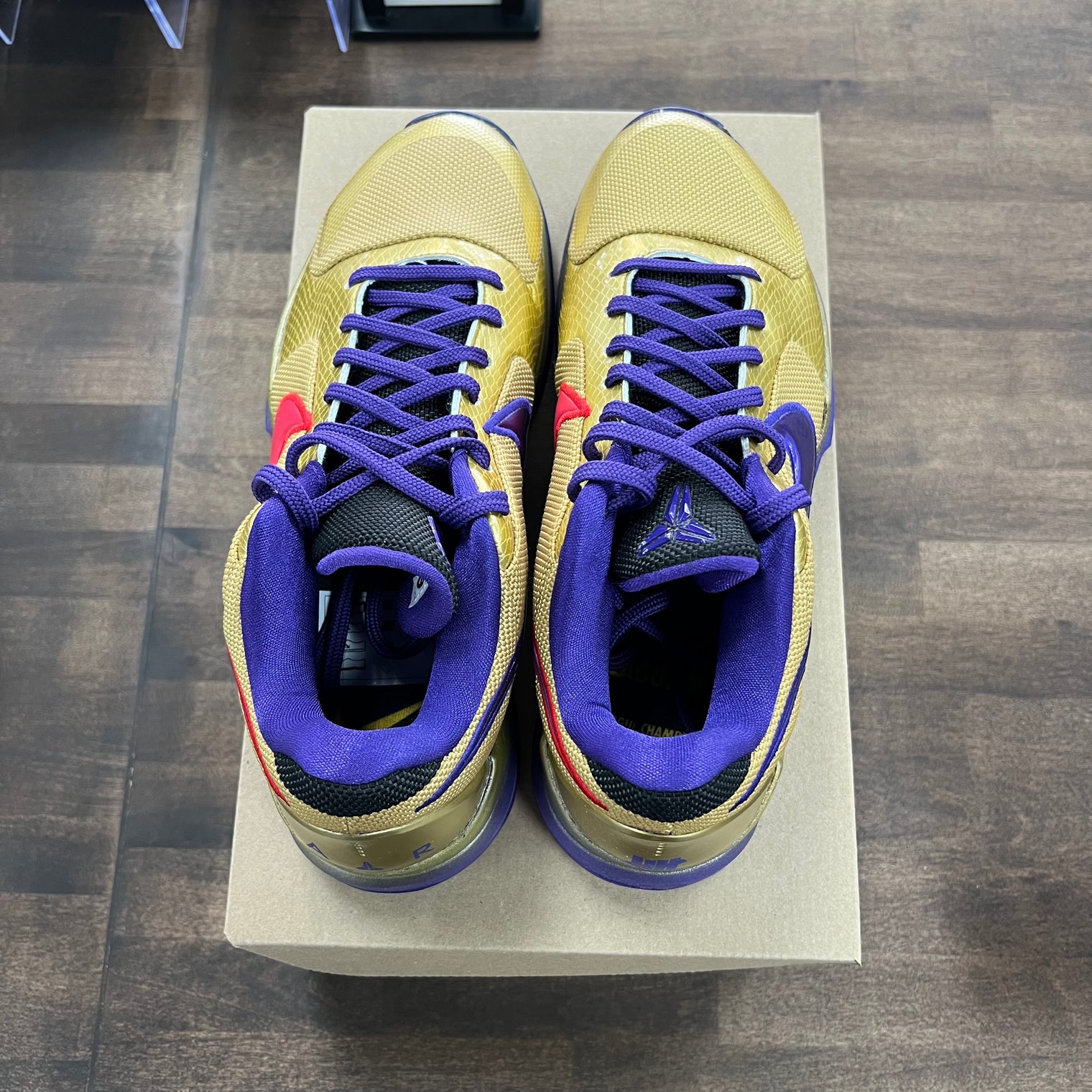 Undefeated Hall Of Fame Kobe 5 (USED, No Box)