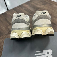 Rain Cloud New Balance 9060 (USED)