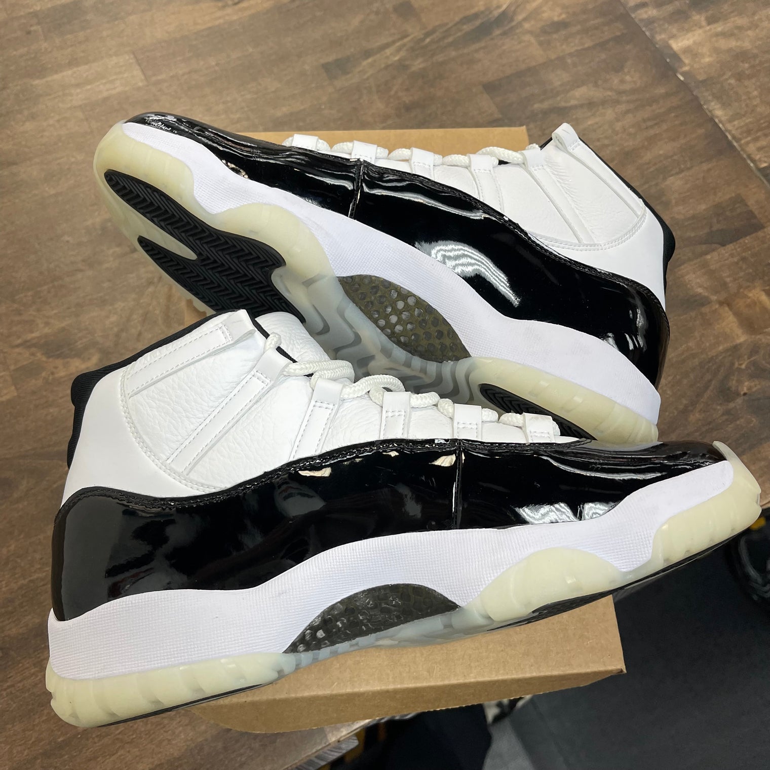 DMP Gratitude Jordan 11 (USED,No Box)
