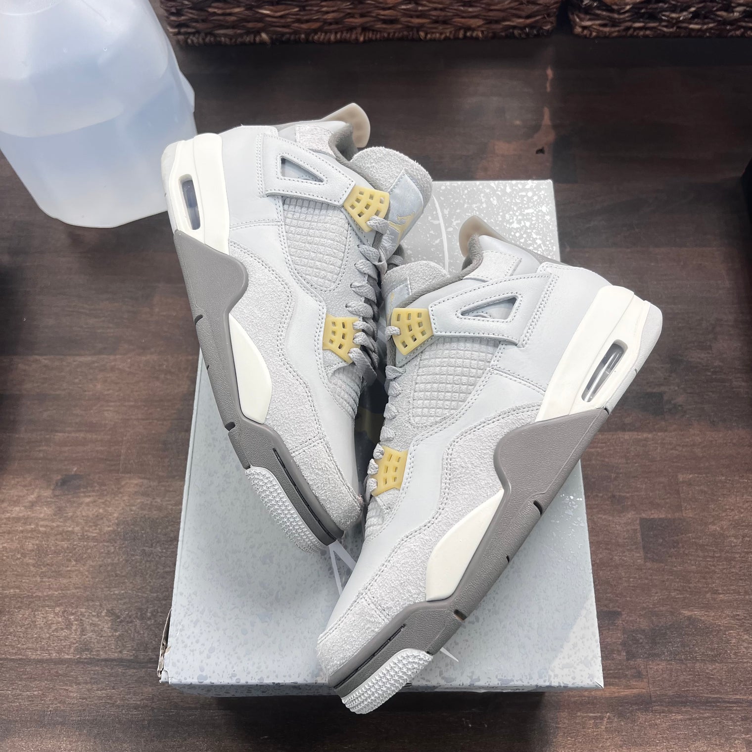 Craft Photon Dust Jordan 4 (USED)