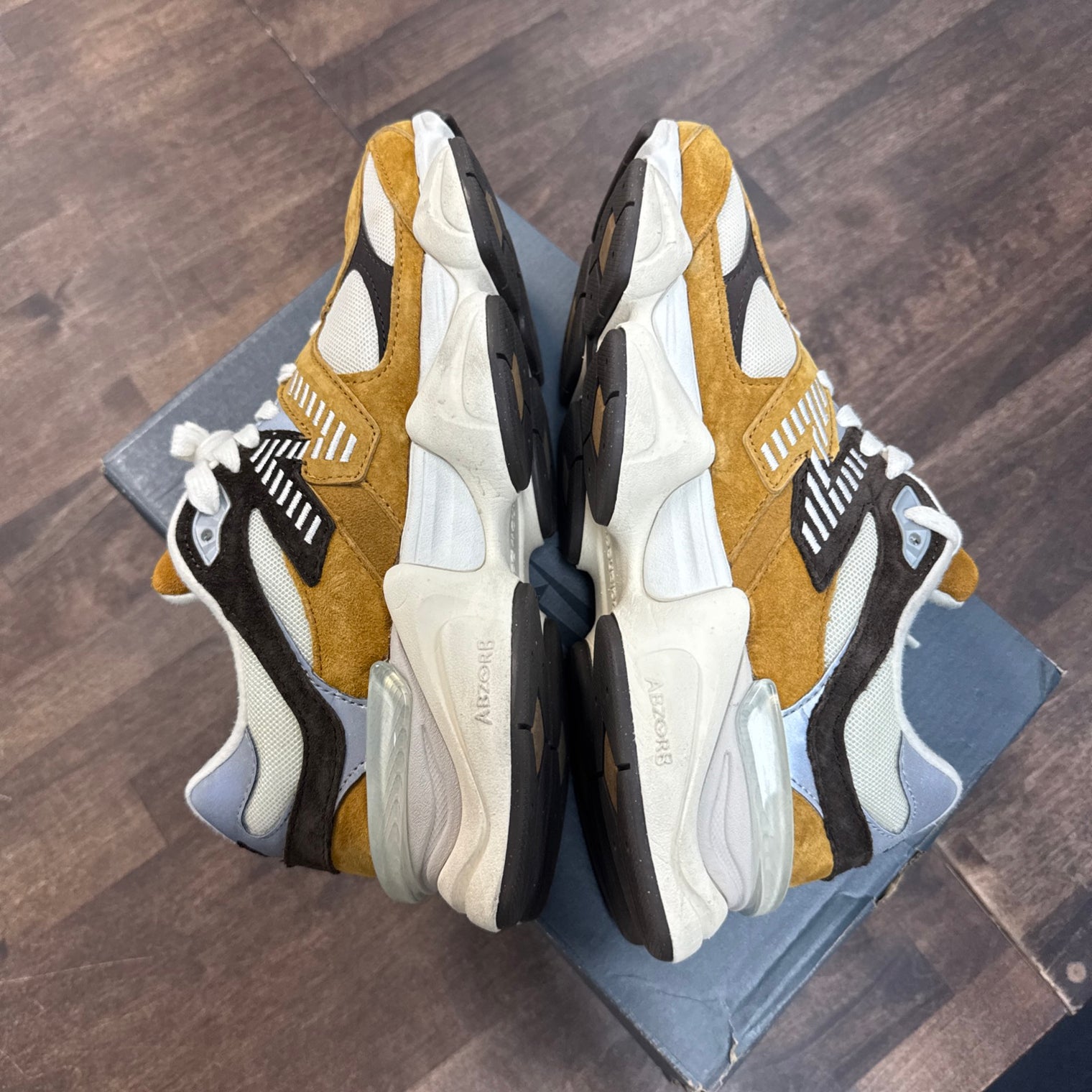 Workwear New Balance 9060 (USED)