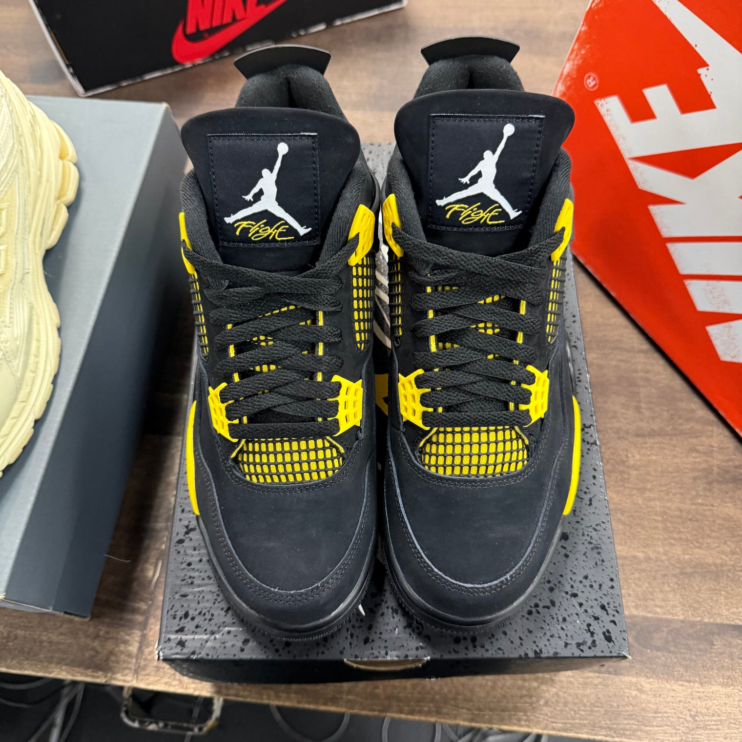 Thunder Jordan 4 Retro (Lightly Worn)