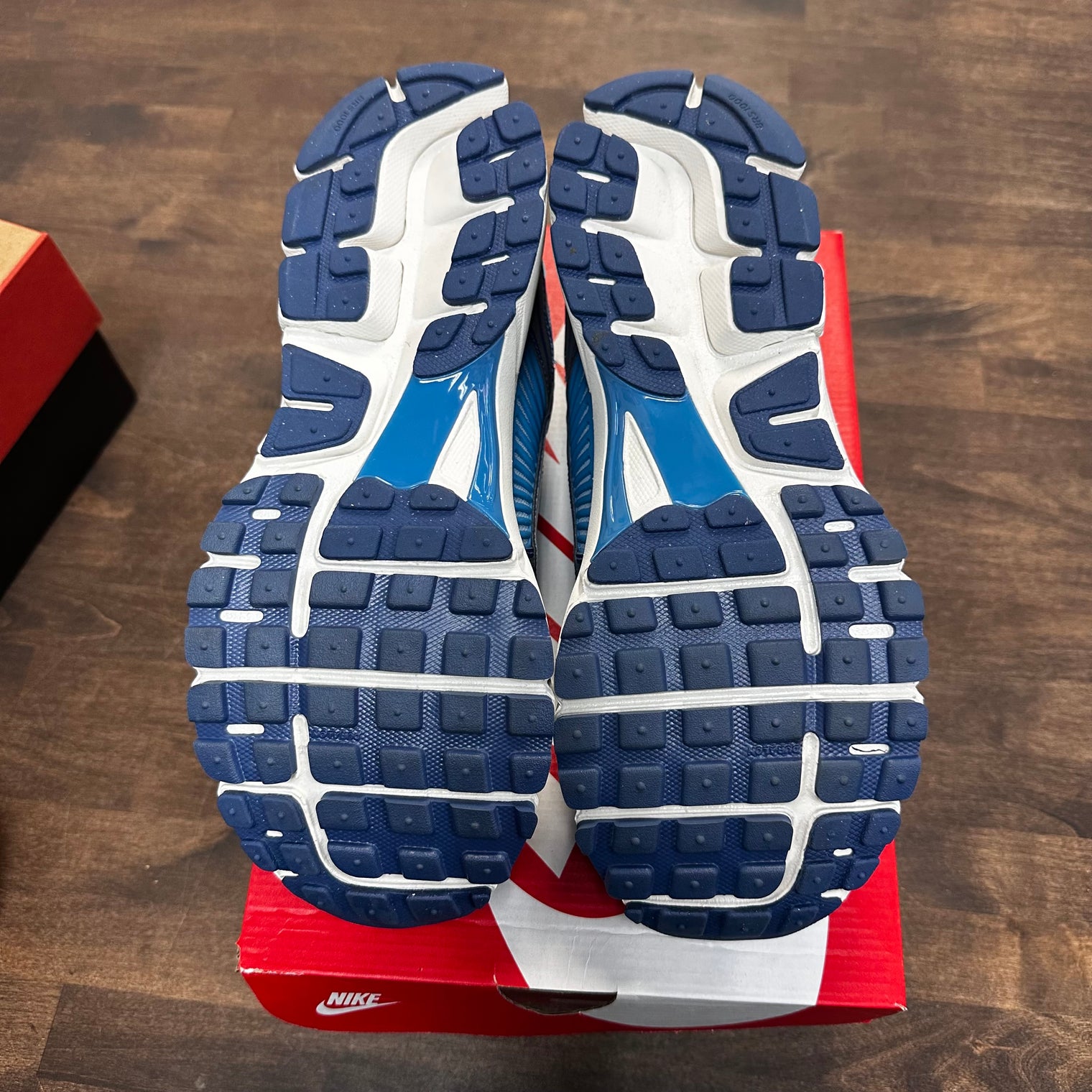 Mystic Navy Blue Worn Blue Nike Zoom Vomero 5 (USED)