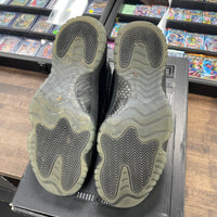 Cap and Gown Jordan 11 (USED)