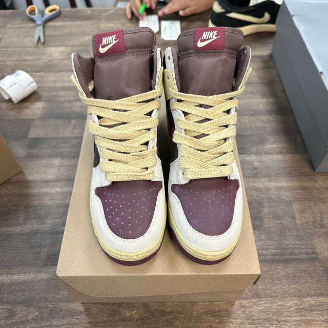 Valentines Day Dunk High 1985 (W) (USED, No Box)
