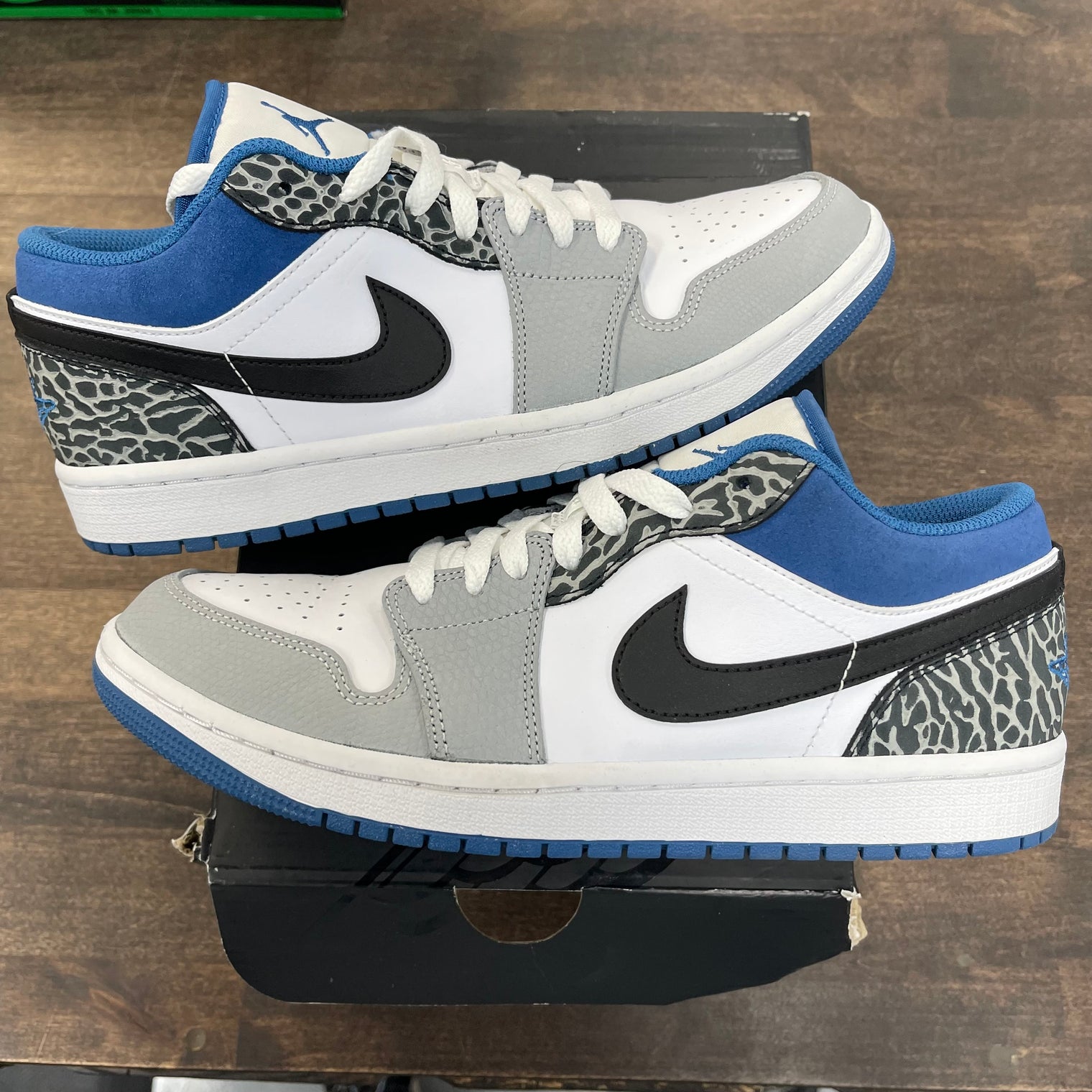 True Blue Jordan 1 Low SE (USED)
