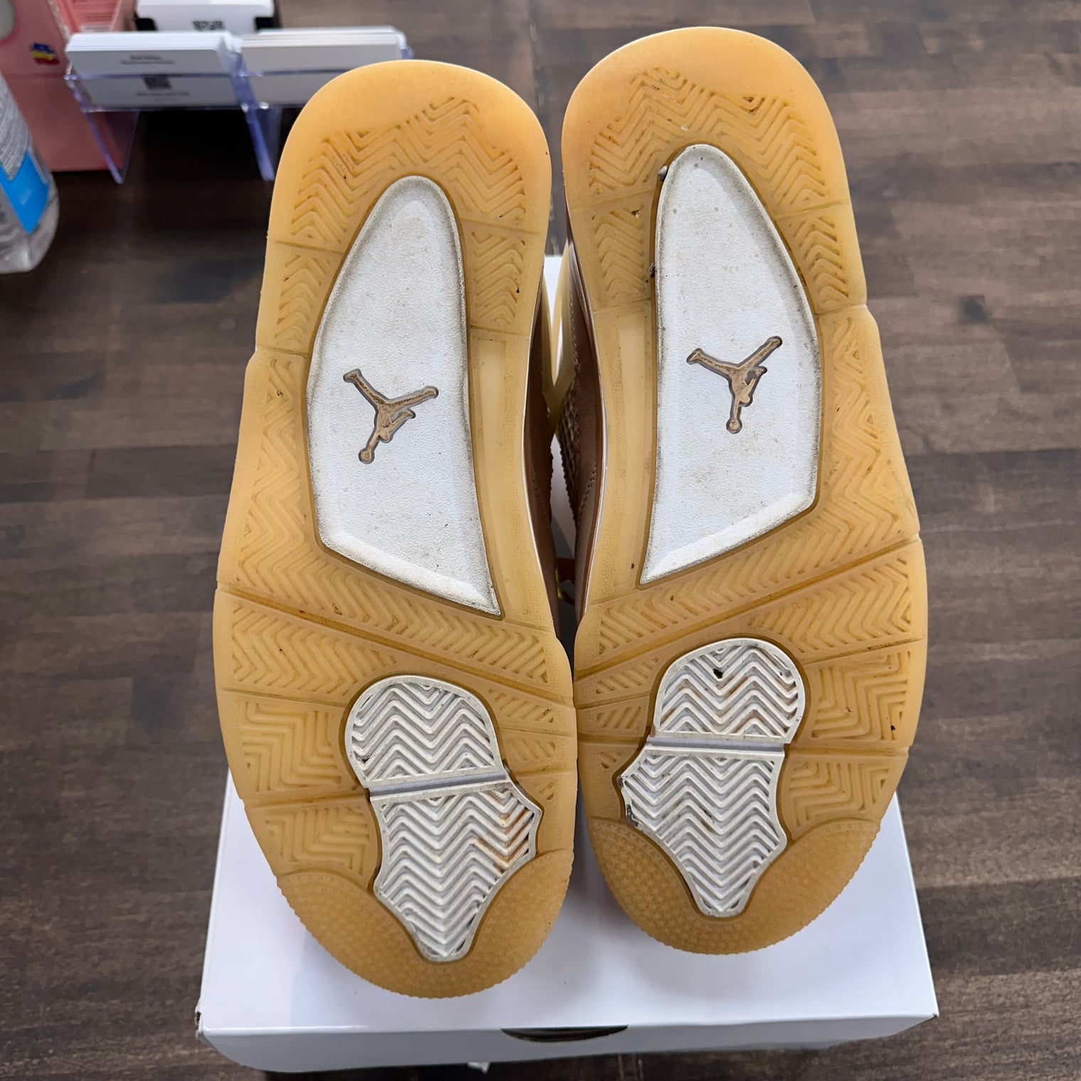(W) Shimmer Jordan 4 (USED)