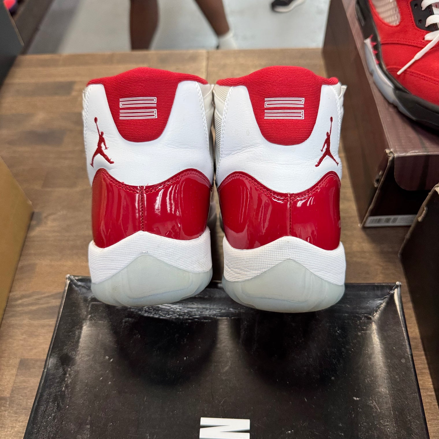 Cherry Jordan 11 (2022) (USED)