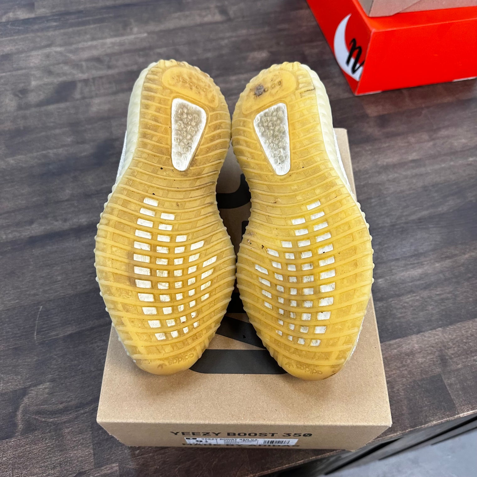 Light Yeezy 350 (USED)
