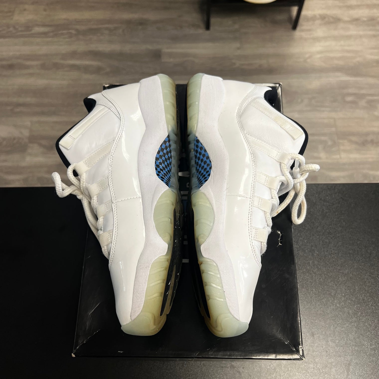 Jordan 11 Low Legend Blue (USED)