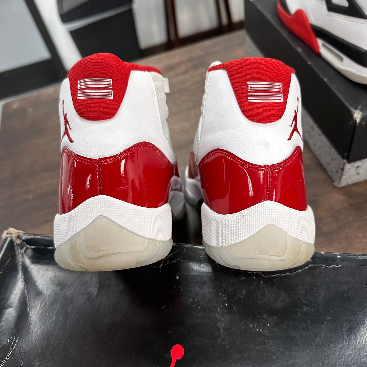 Cherry Jordan 11 (USED)