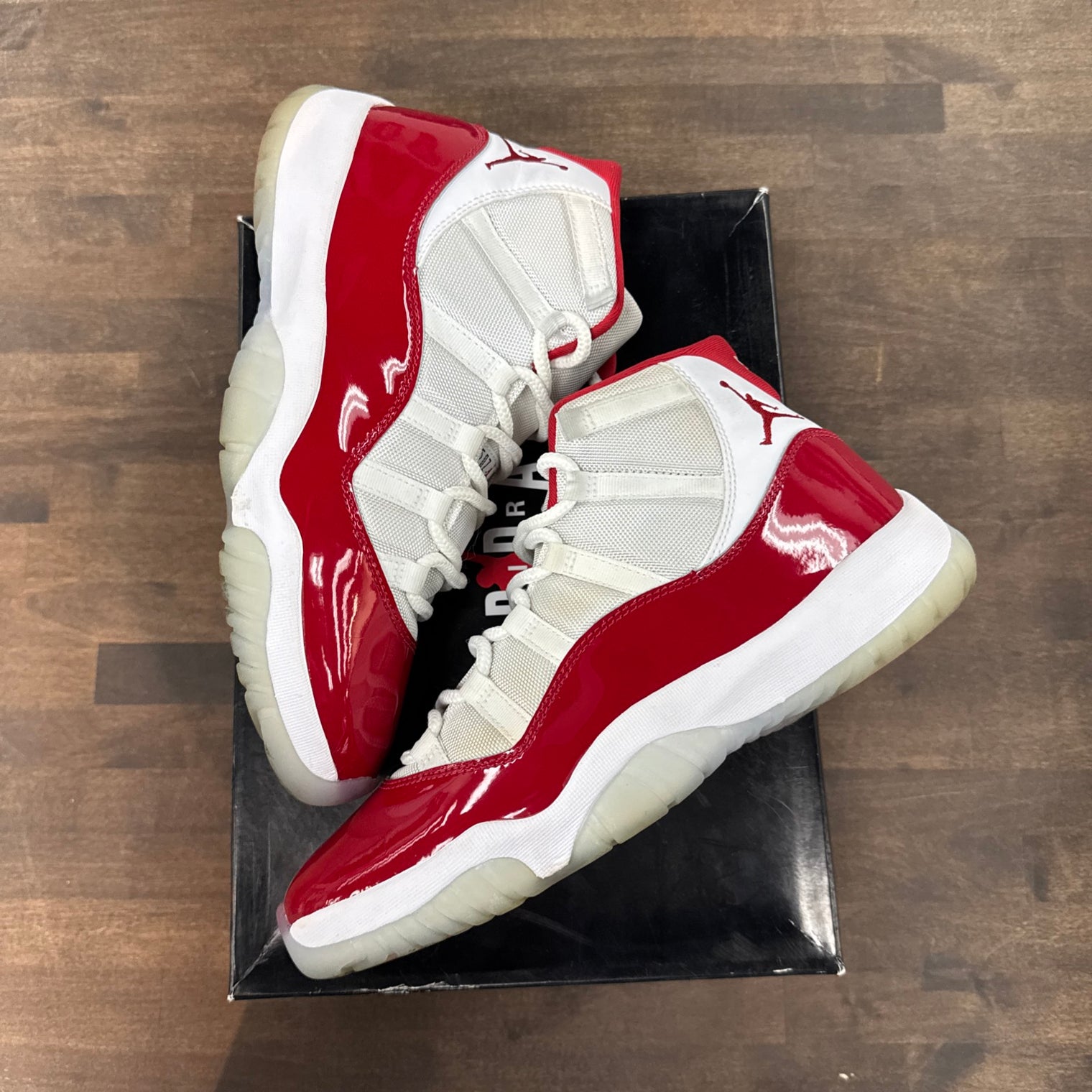 Cherry Jordan 11  (USED)
