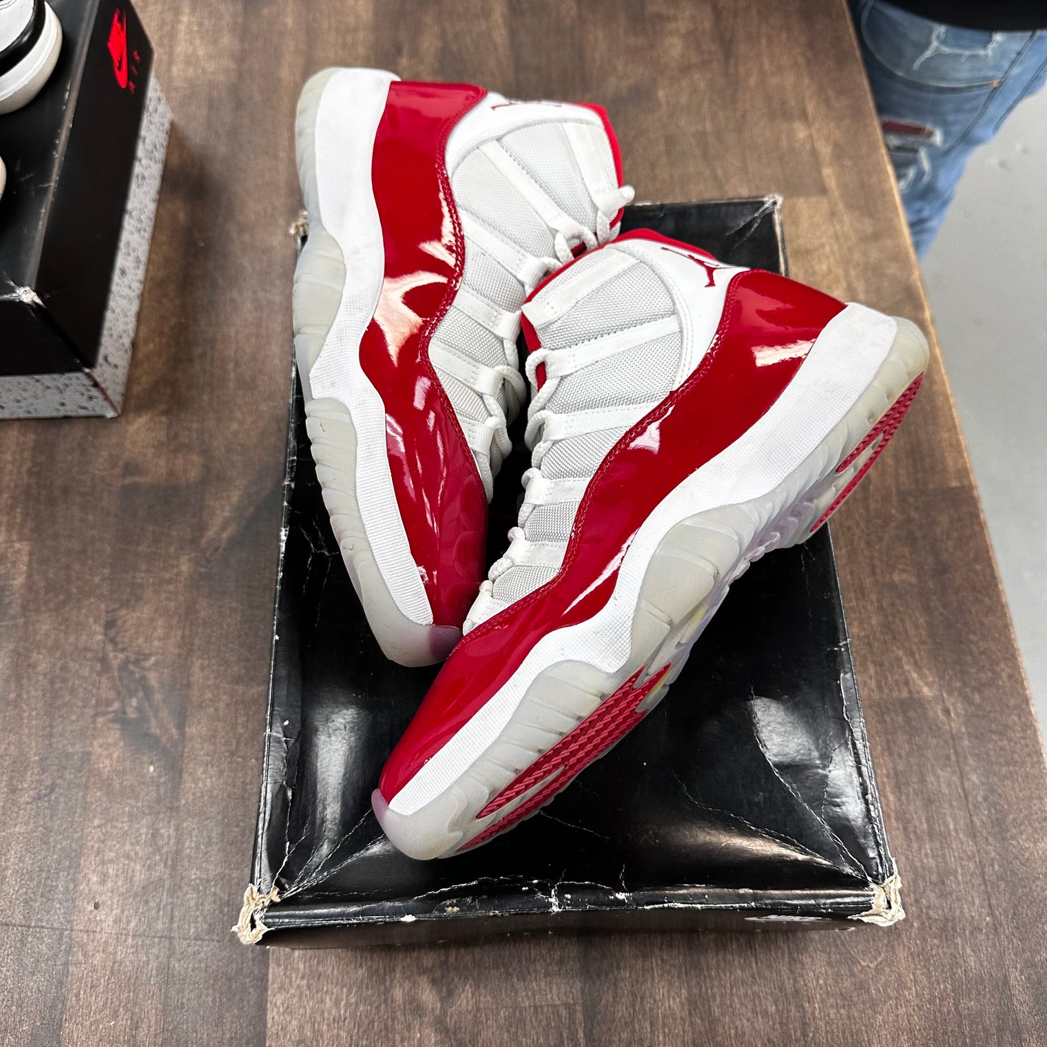 Cherry Jordan 11 (USED)