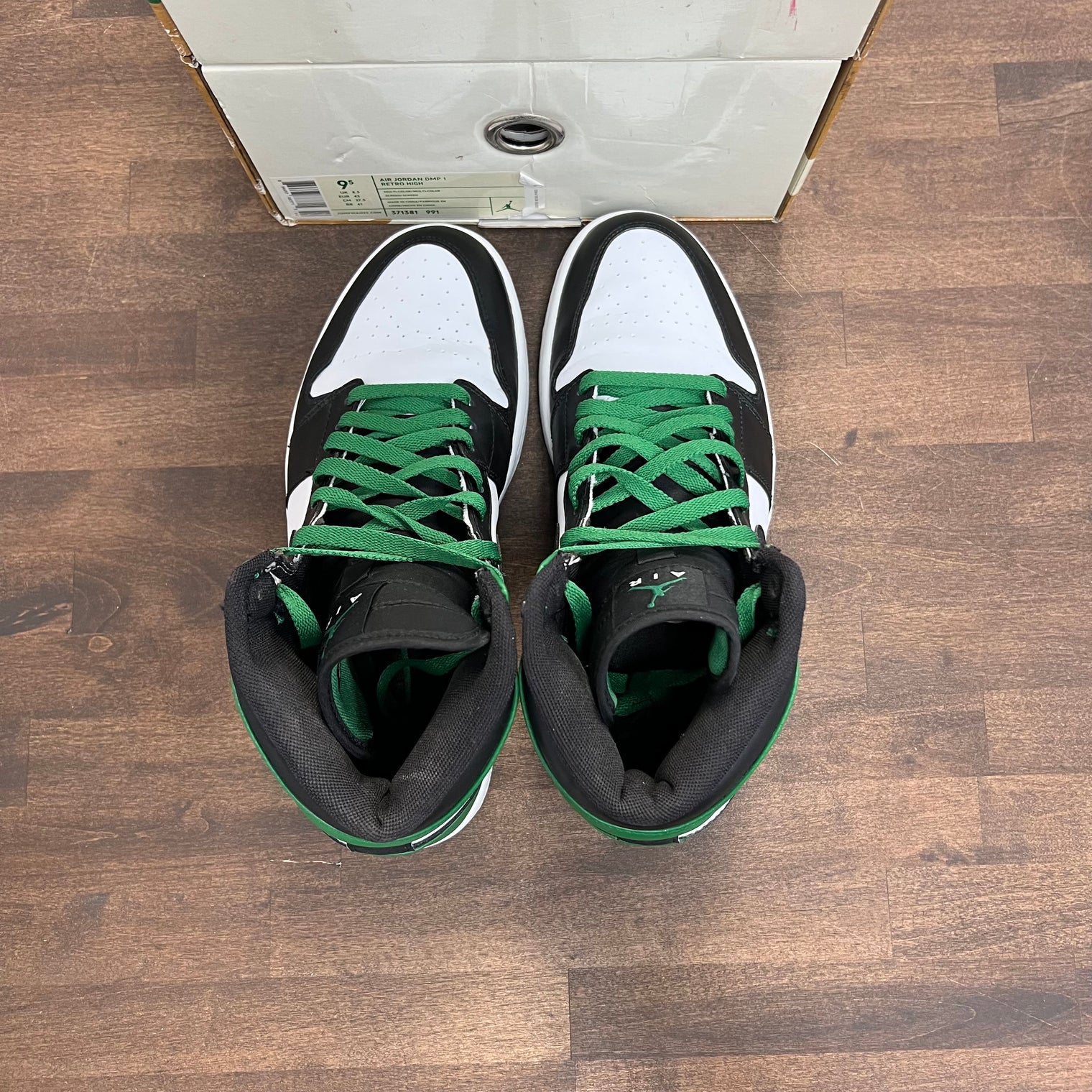 Defining Moments Pack 1 60 Pts Jordan 1 (USED)