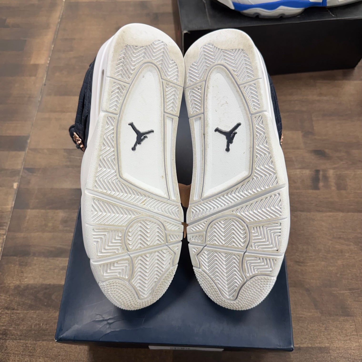 Obsidian Jordan 4 Retro (Lightly Worn)