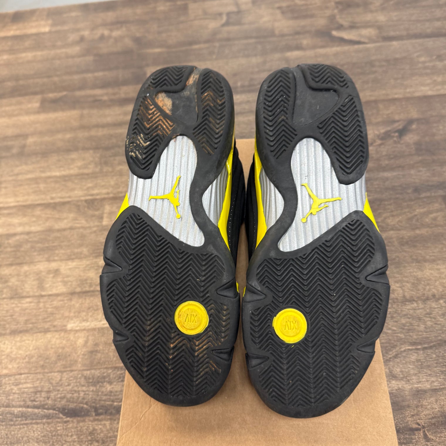 Thunder Jordan 14 Retro (USED, No Box)