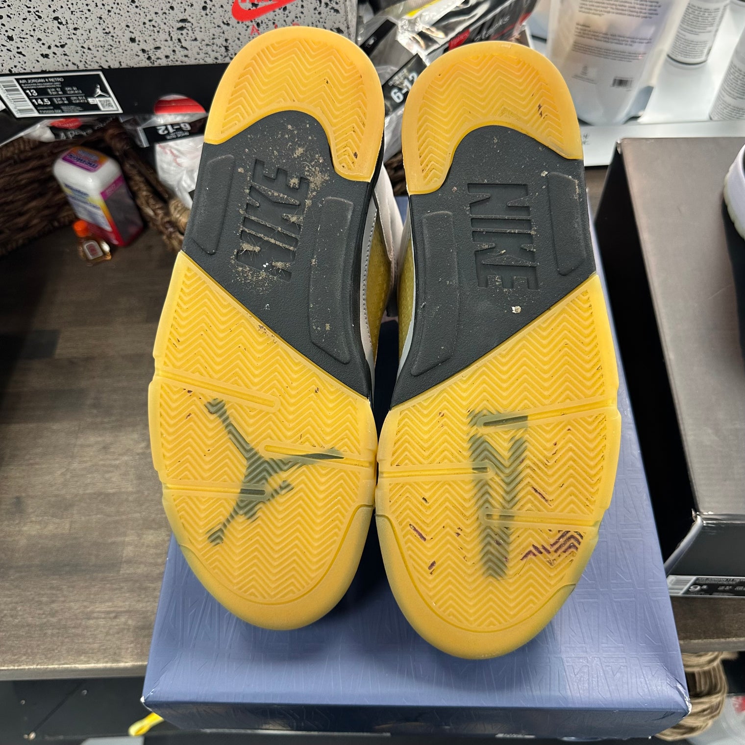 A Ma Maniere Dawn Jordan 5 (W) (USED)