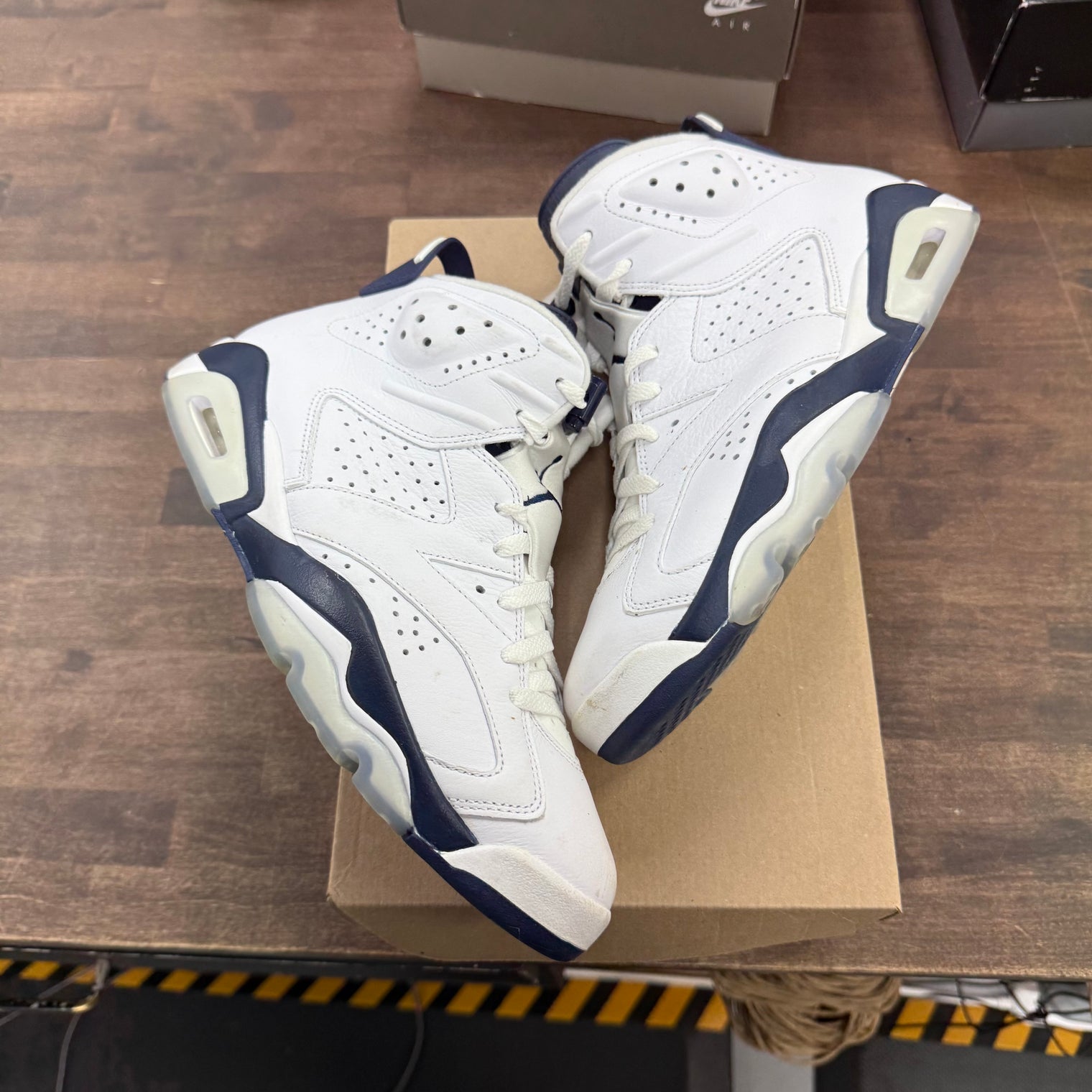 Midnight Navy Jordan 6 Retro (USED, No Box)